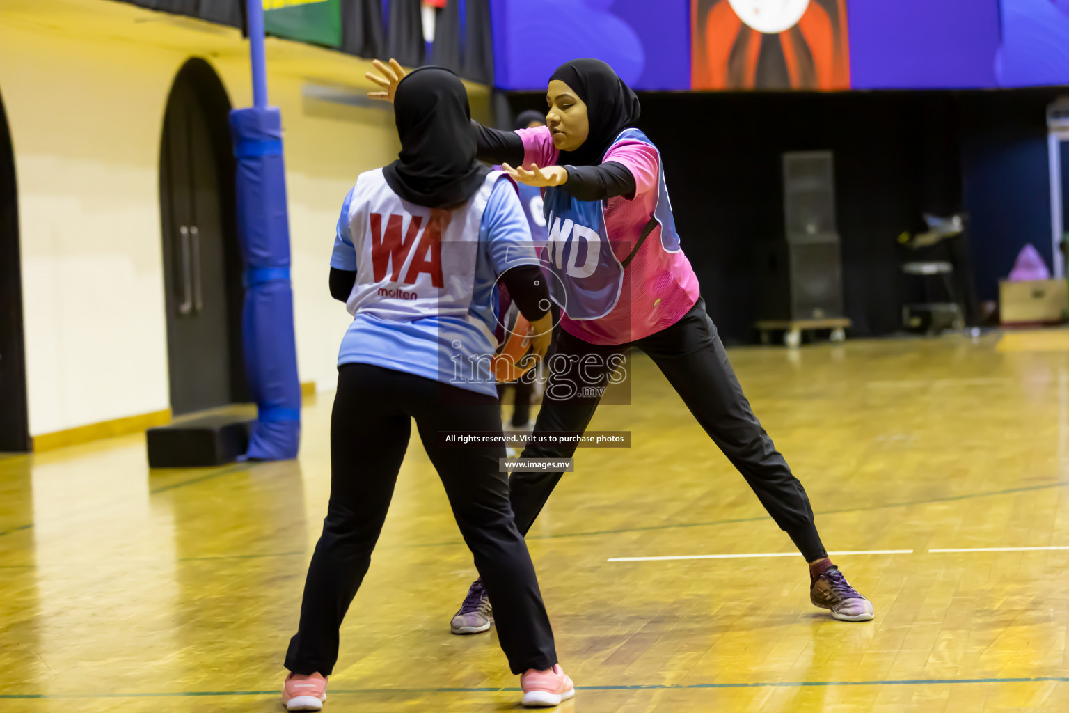 Shinning Star vs Mahibadhoo in the Milo National Netball Tournament 2022 on 21 July 2022, held in Social Center, Male', Maldives. Photographer: Shuu / Images.mv