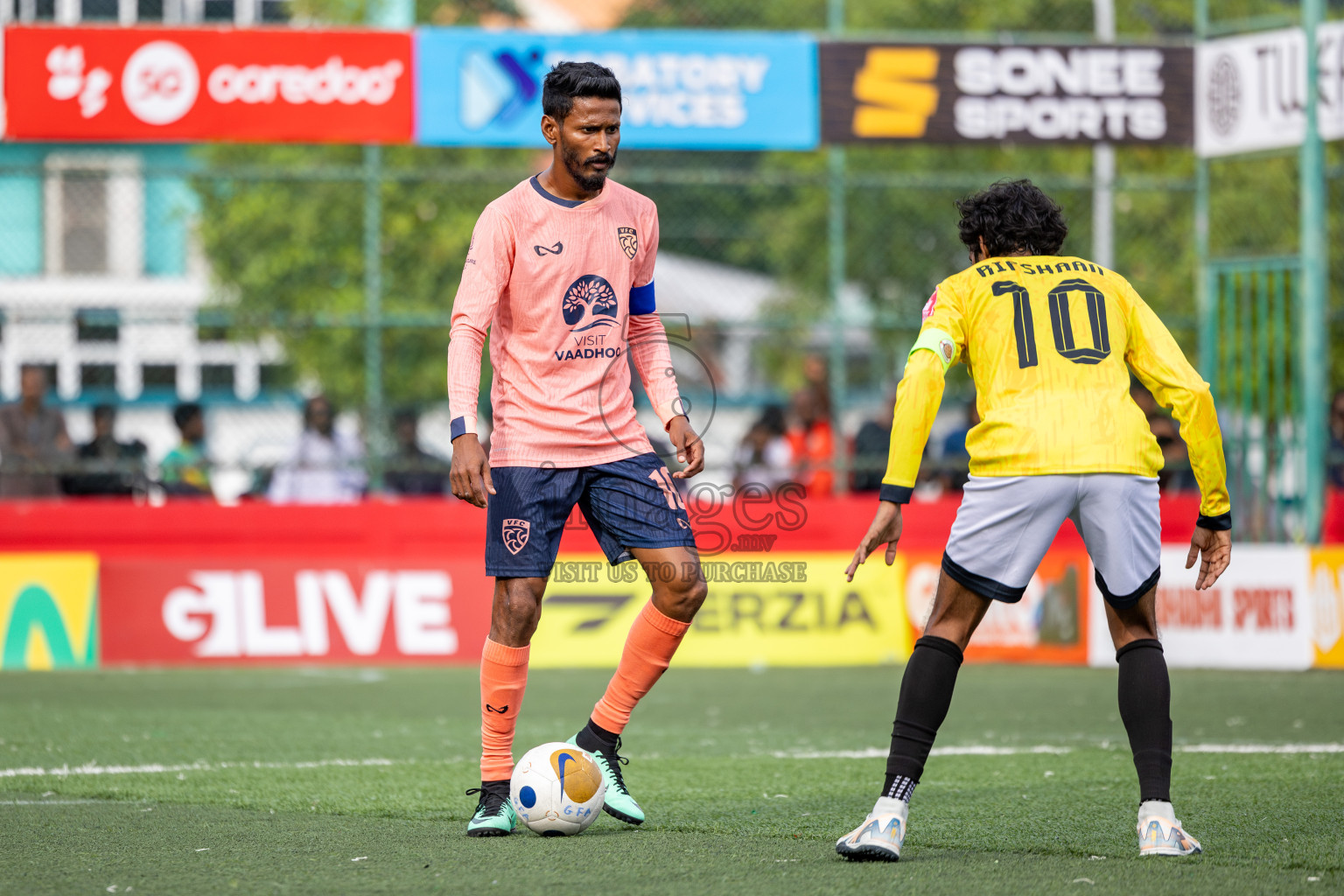 GDh Vaadhoo vs GDh Gadhdhoo in Day 12 of Golden Futsal Challenge 2025 was held on Thursday, 16th January 2025, in Hulhumale', Maldives Photos: Ismail Thoriq / images.mv