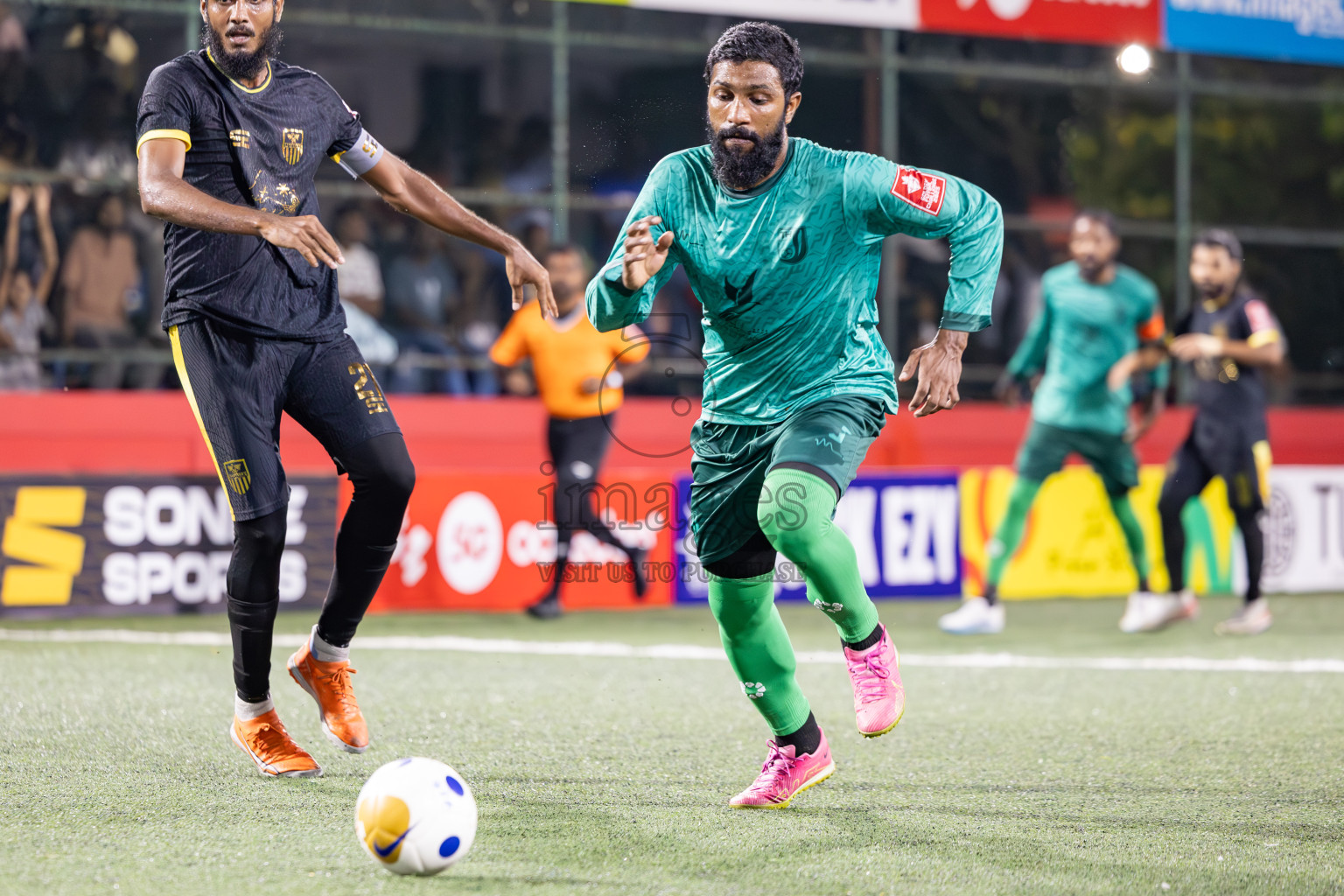 HDh Nolhivaranfaru vs HDh Hanimaadhoo in Day 9 of Golden Futsal Challenge 2025 was held on Monday, 13th January 2025, in Hulhumale', Maldives
Photos: Ismail Thoriq / images.mv