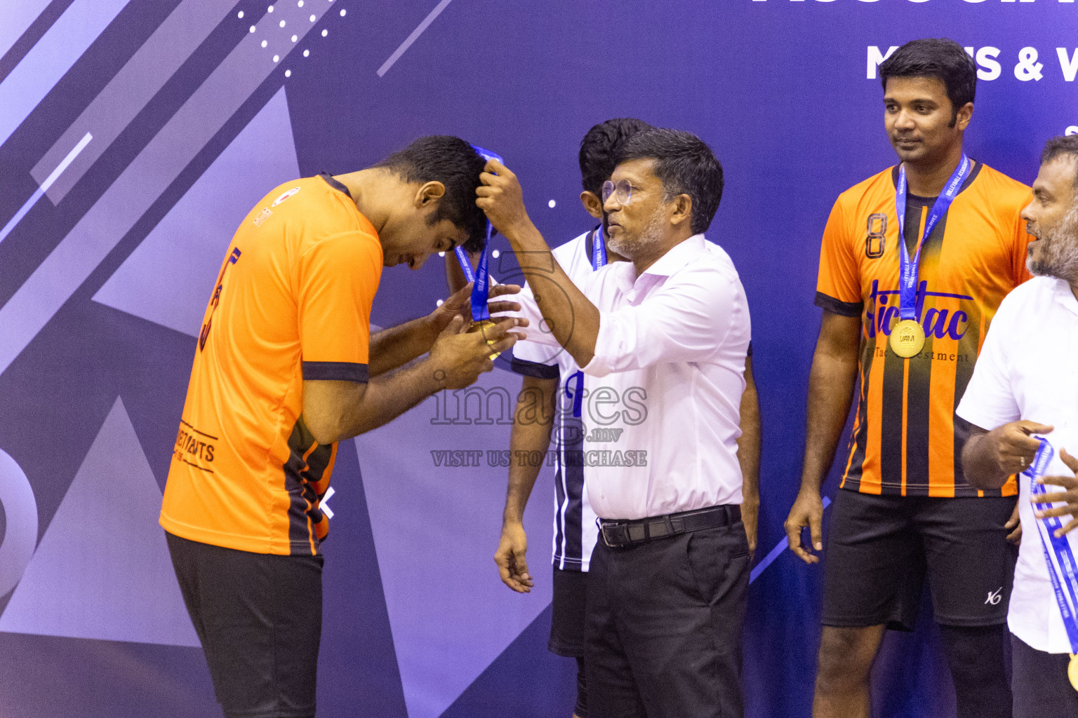 Final of Men's Division of Volleyball Association Cup 2023 held in Male', Maldives on Tuesday, 26th December 2023 at Social Center Indoor Hall Photos By: Nausham Waheed /images.mv