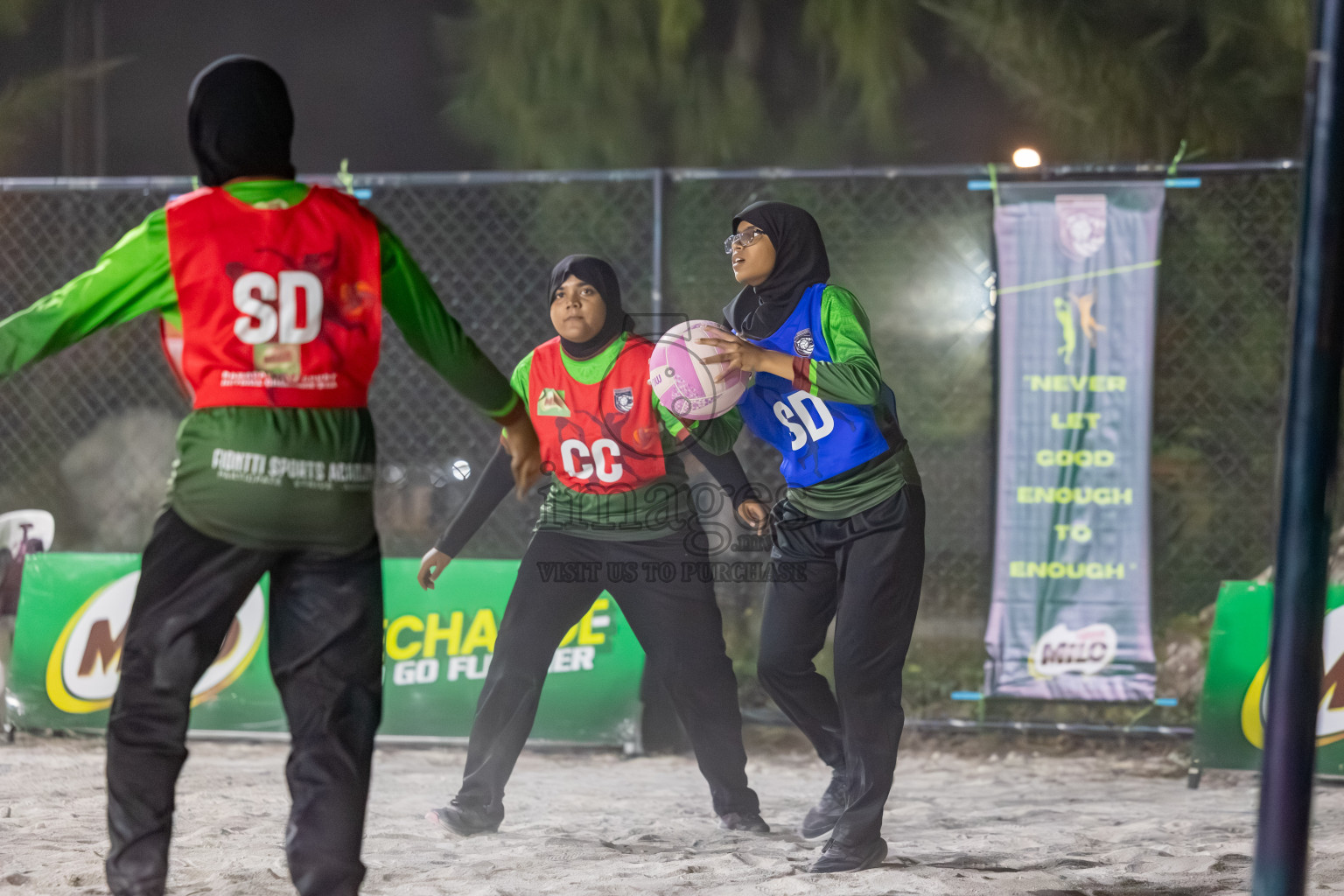 Day 1 of MILO Netball Fest 2025 was held in Cental Park, Hulhumale', Maldives on Thursday, 20th November 2025. 

Photos: Hassan Simah / images.mv