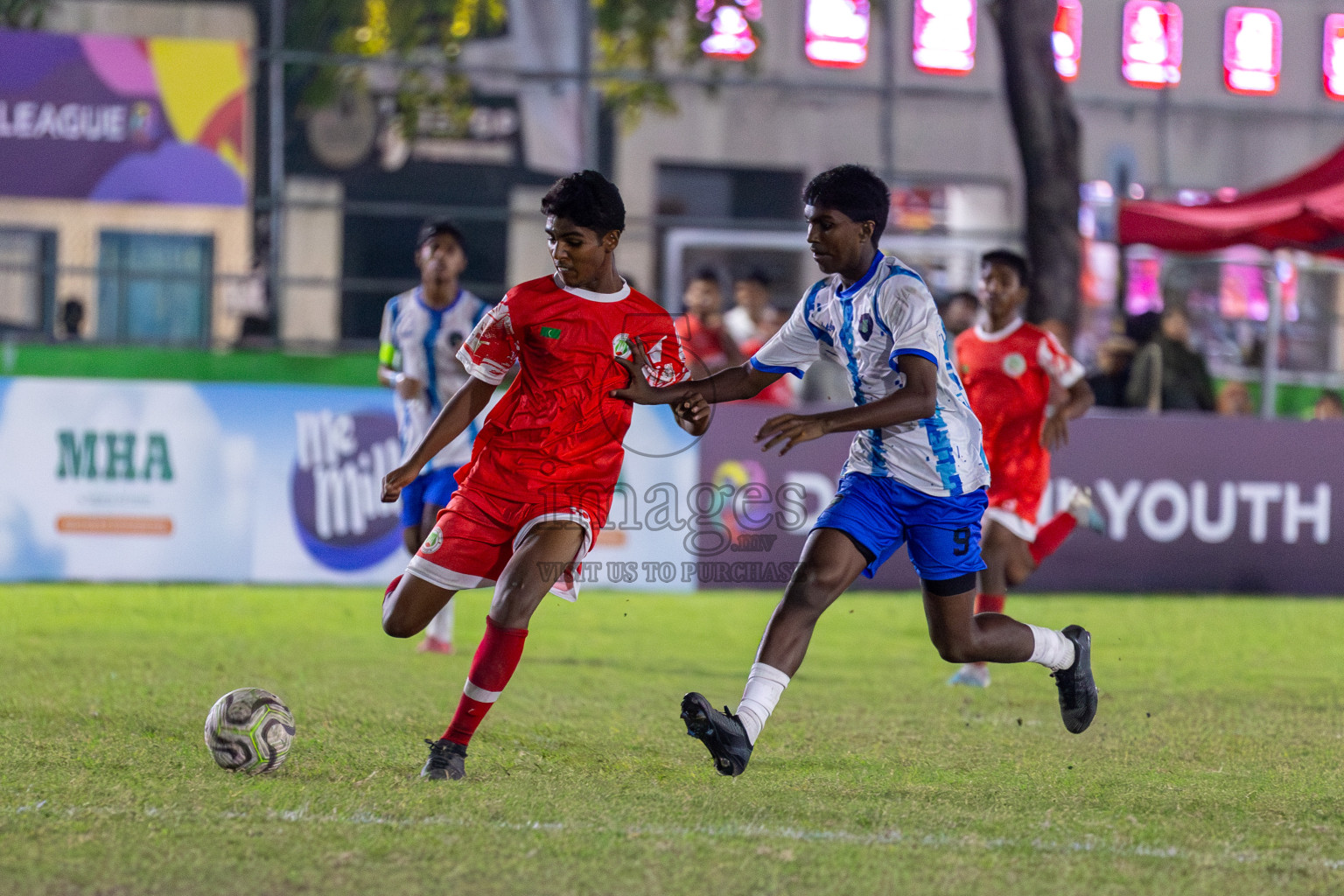 Super United Sports vs Huriyya (U16) in Day 8 of Dhivehi Youth League 2024 held at Henveiru Stadium on Monday, 2nd December 2024. Photos: Mohamed Mahfooz Moosa / Images.mv