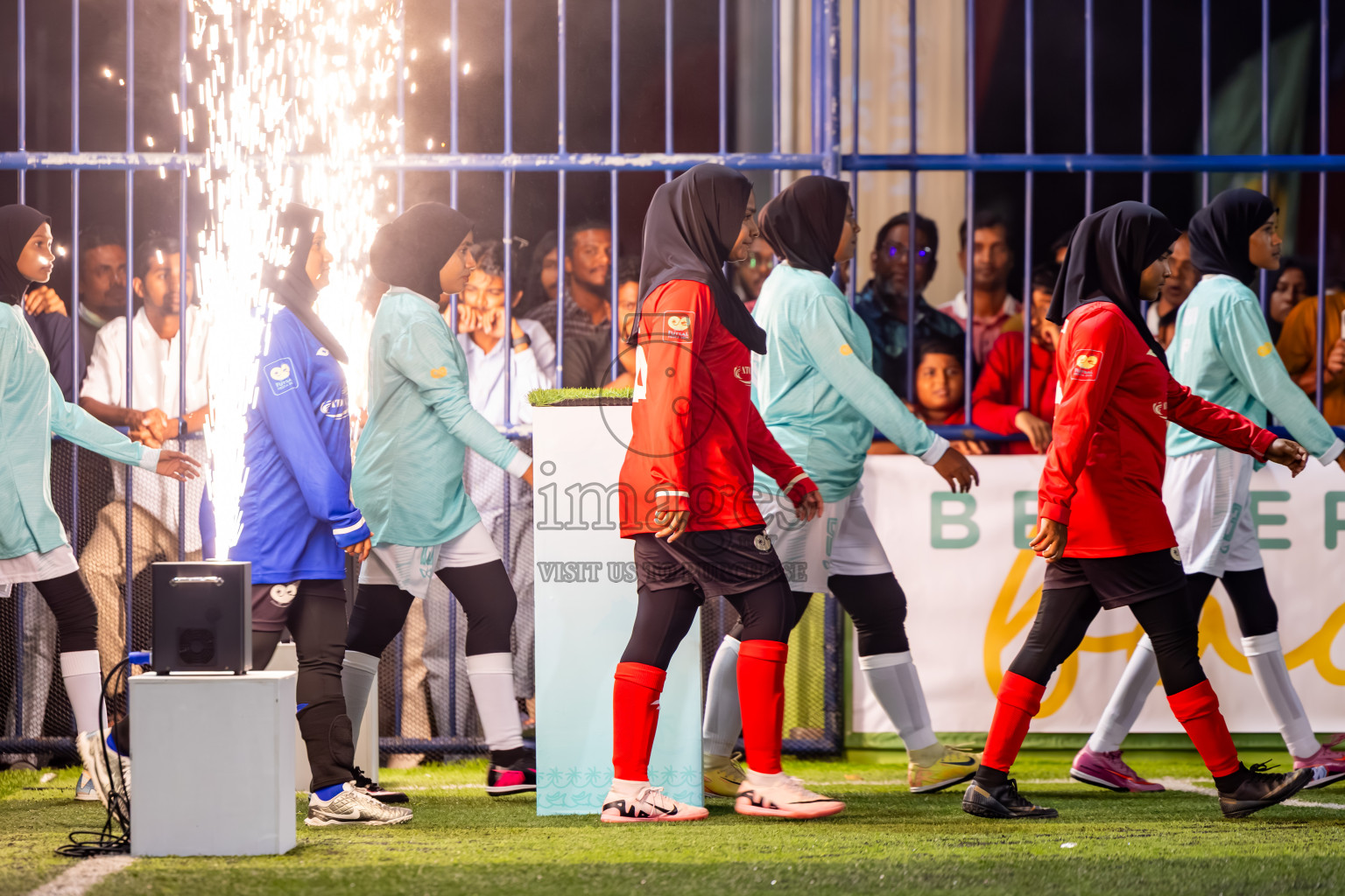 Goidhoo vs Dhonfan in the finals of Better in Baa Futsal Fiesta 2025 woman's division held in B. Eydhafushi, Maldives on Monday, 17th November 2025. Photos: Nausham Waheed / images.mv