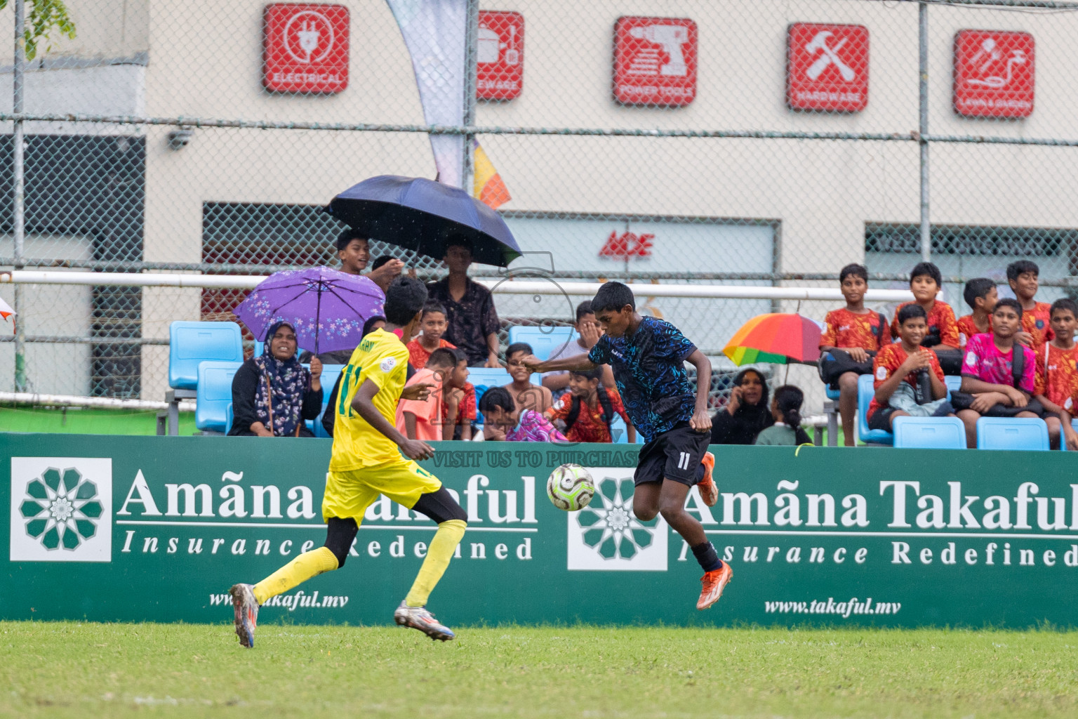 Maziya SRC vs Super United Sports (U14)  in day 6 of Dhivehi Youth League 2024 held at Henveiru Stadium on Saturday 30th November 2024. Photos: Ismail Thoriq / Images.mv