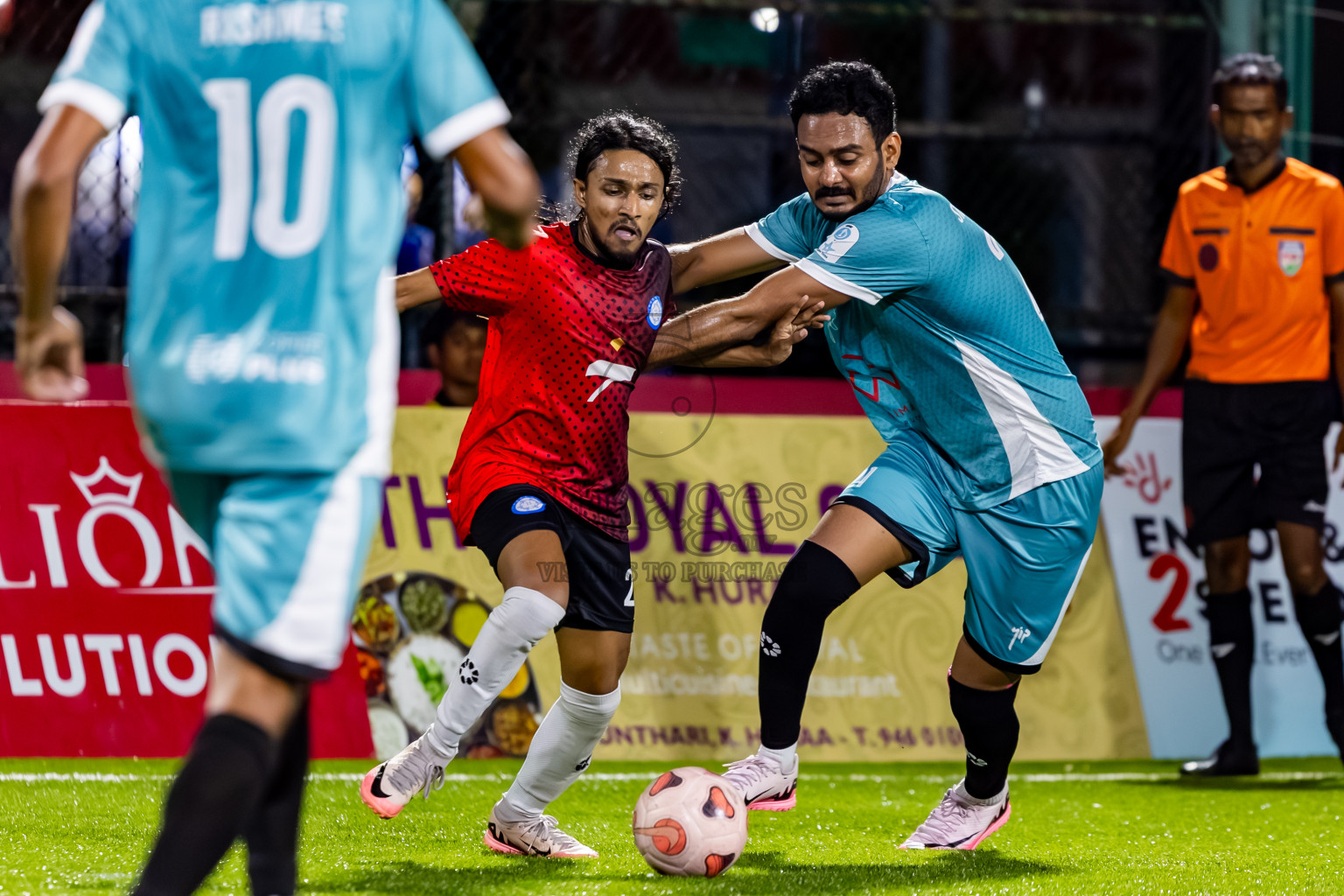 Trade Club vs Dhaahily Club in Club Maldives Cup Claasic 2025 was held in Rehendi Futsal Ground, Hulhumale', Maldives on Sunday, 21st September 2025. Photos: Nausham Waheed / images.mv