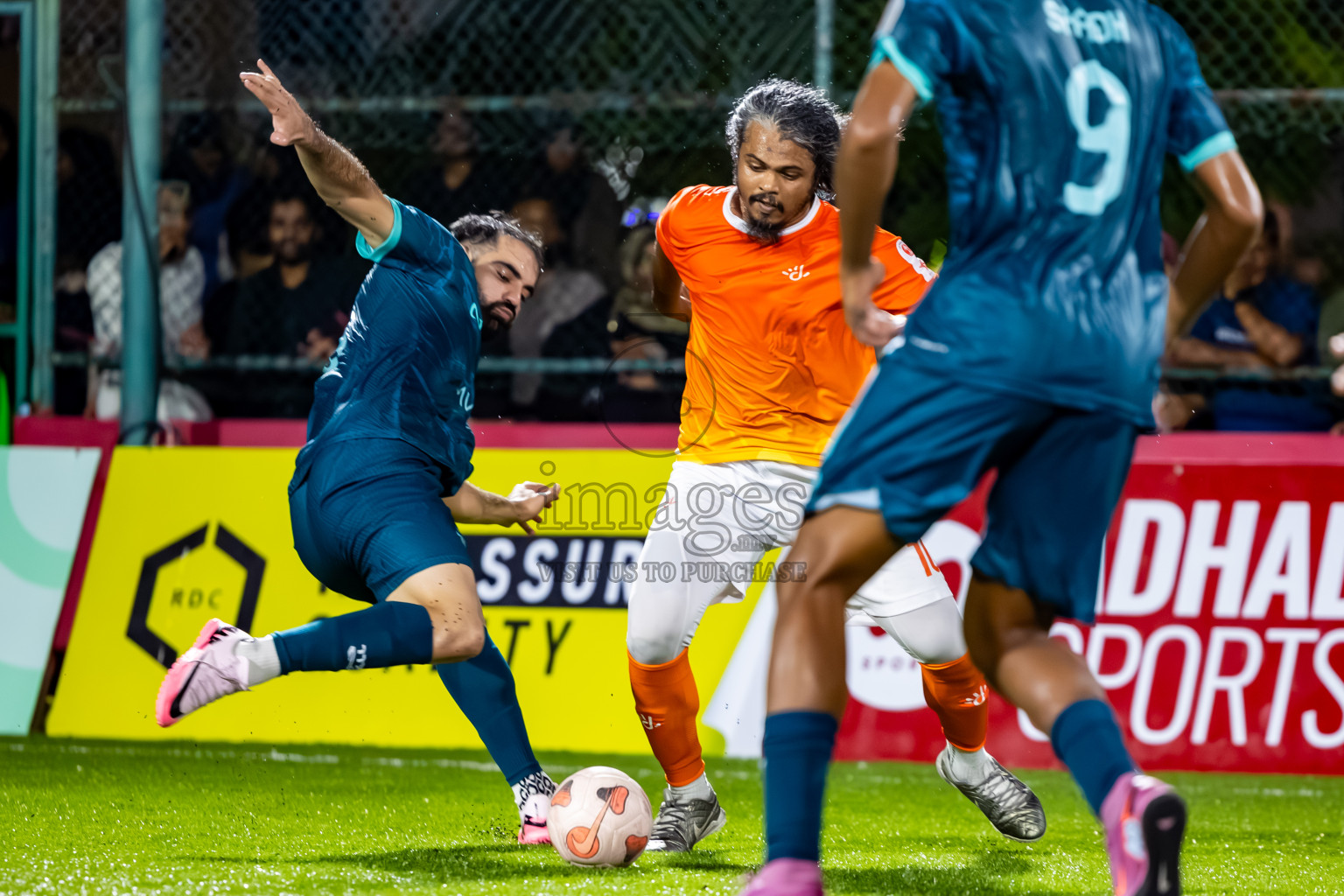 MPL vs Dhiraagu in Day 3 of Club Maldives Cup 2025 was held in Rehendi Futsal Ground, Hulhumale', Maldives on Tuesday, 30th September 2025. Photos: Nausham Waheed / images.mv