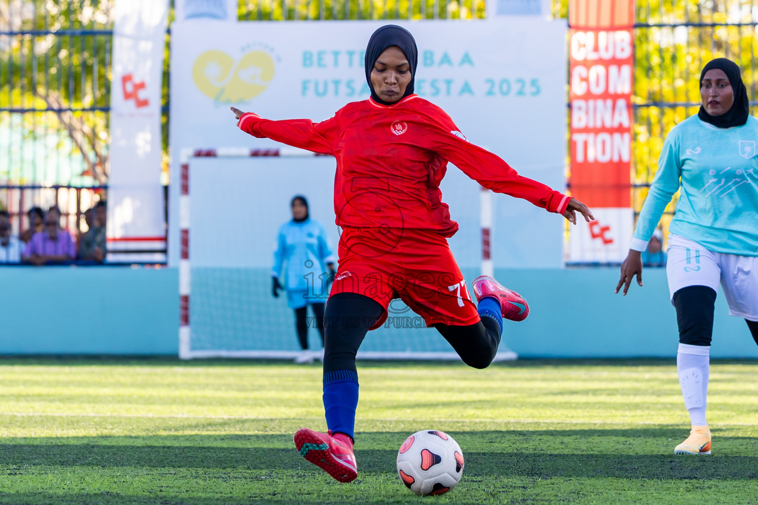Dhonfanu vs Eydhafushi in Day 1 of Better in Baa Futsal Fiesta 2025 Woman's division held in B. Eydhafushi, Maldives on Wednesday, 5th November 2025. Photos: Nausham Waheed / images.mv