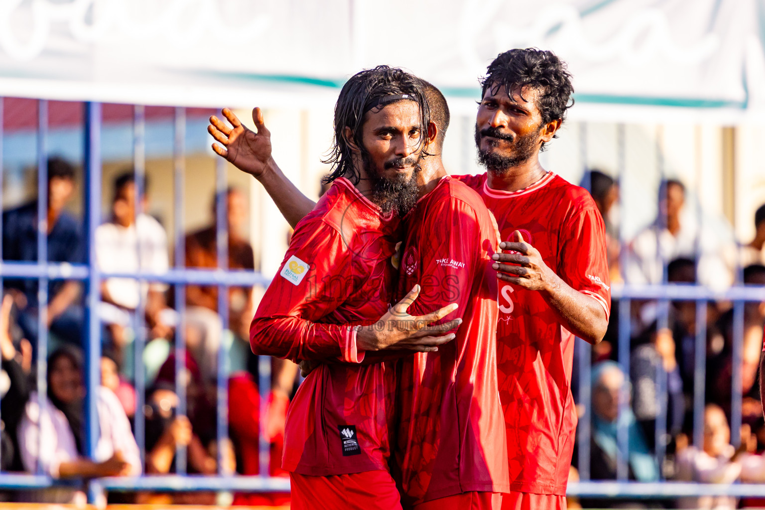 Eydhafushi vs Kudarikilu in Quater Finals of Better in Baa Futsal Fiesta 2025 Men's division held in B. Eydhafushi, Maldives on Thursday, 13th November 2025. Photos: Nausham Waheed / images.mv