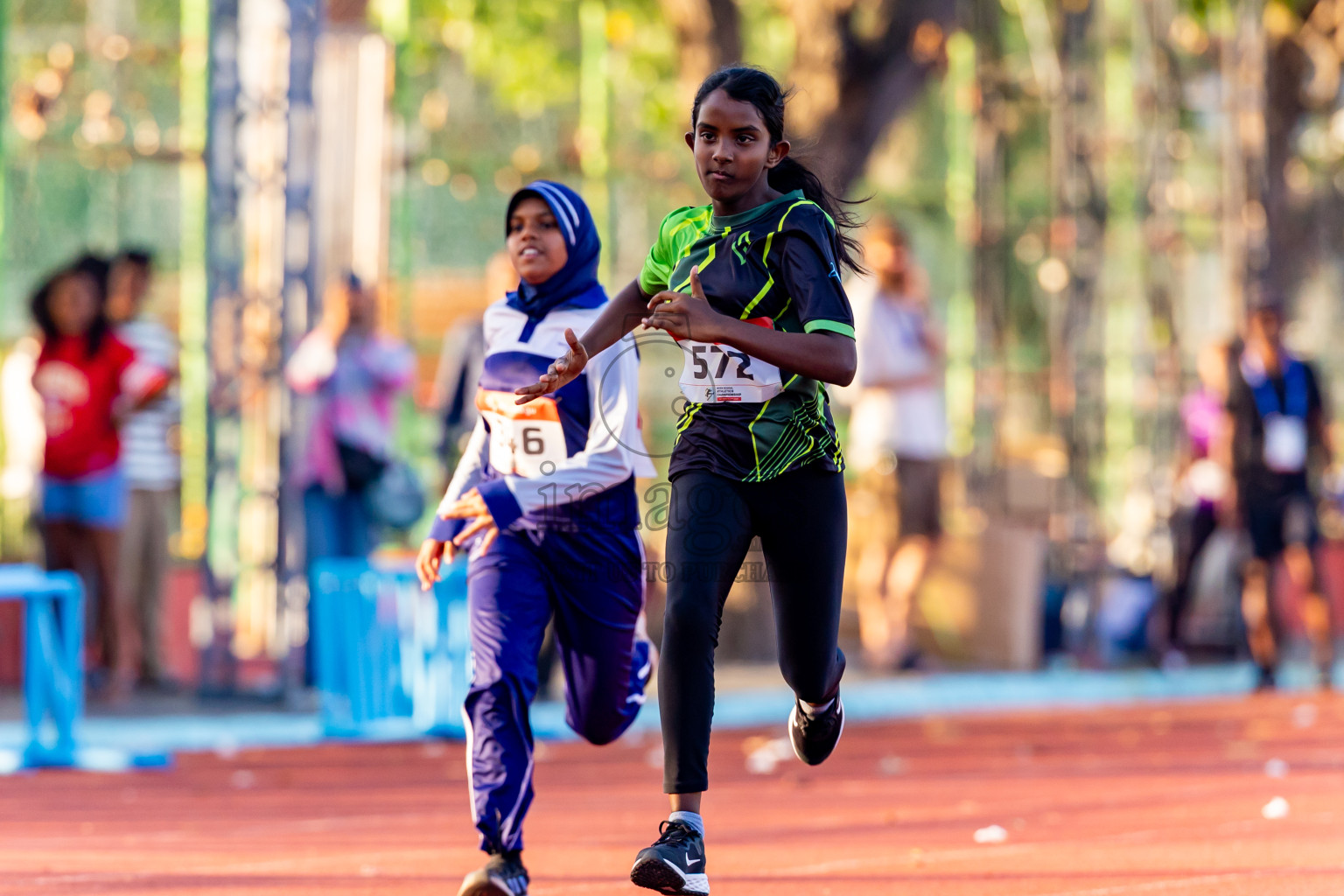 Day 2 of Inter-school Athletics Championship 2025 held in Ekuveni Synthetic Track, Male', Maldives on Tuesday, 07th October 2025. Photos by: Nausham Waheed / Images.mv