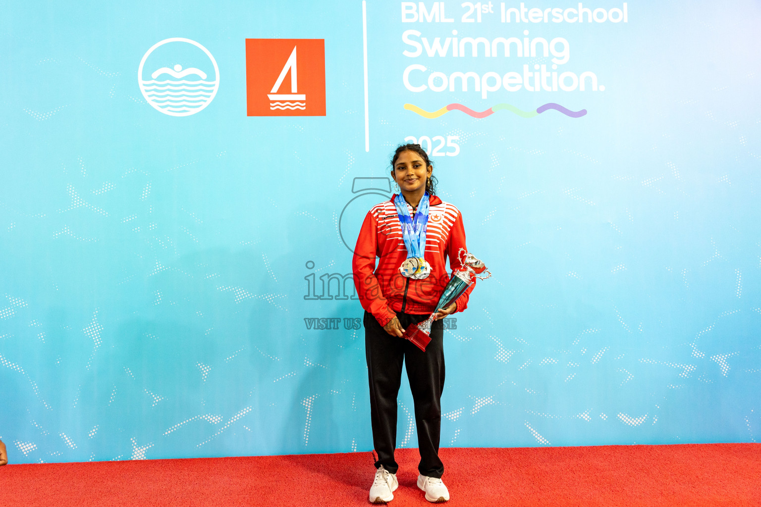 Closing Ceremony of BML 21st Interschool Swimming Competition 2025 .was held in Hulhumale' Swimming Pool, Hulhumale', Maldives on Saturday, 18th October 2025. 
Photos: Hassan Simah / images.mv