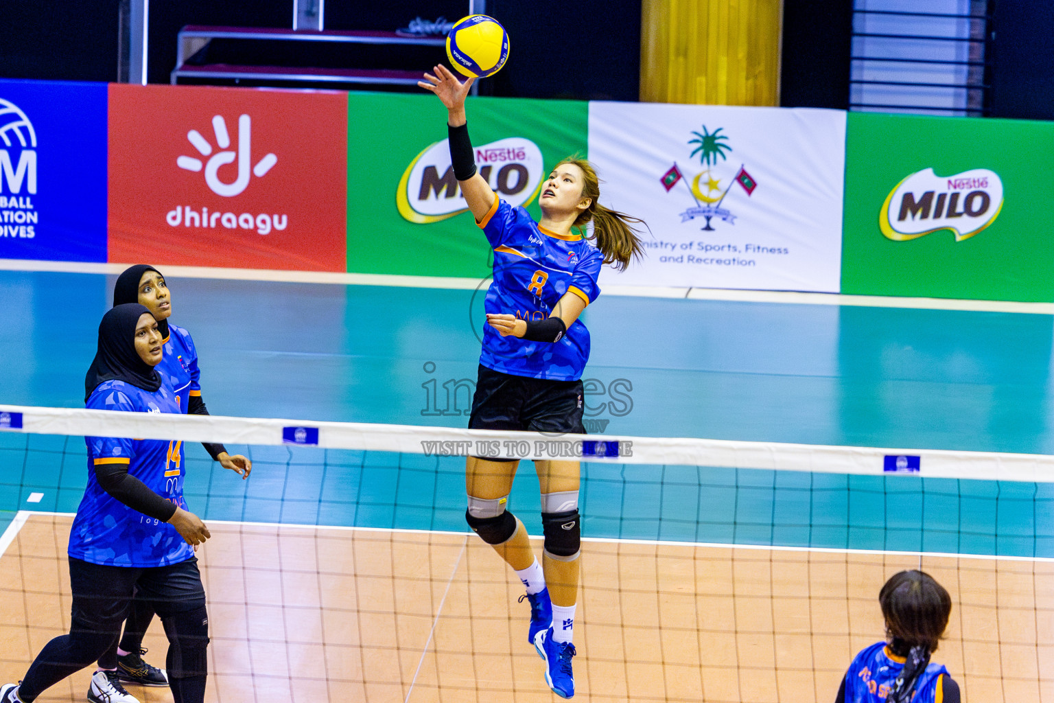 Huraa Community Club vs Flexor Sports Club in Semi Finals of Women's Division of VAM Cup 2025 held in Male', Maldives on Tuesday, 15th April 2025 at Social Center Indoor Hall Photos By: Nausham Waheed / images.mv