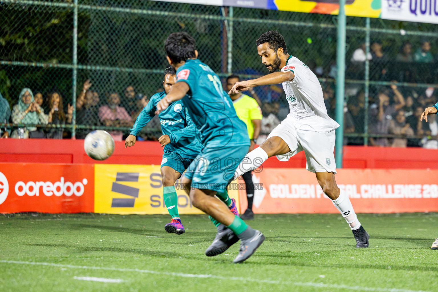 GA. Villingili VS Dhadimagu in zone round on Day 32 of Golden Futsal Challenge 2025 was held on Wednesday , 5th February 2025, in Hulhumale', Maldives. 
Photos: Hassan Simah / images.mv
