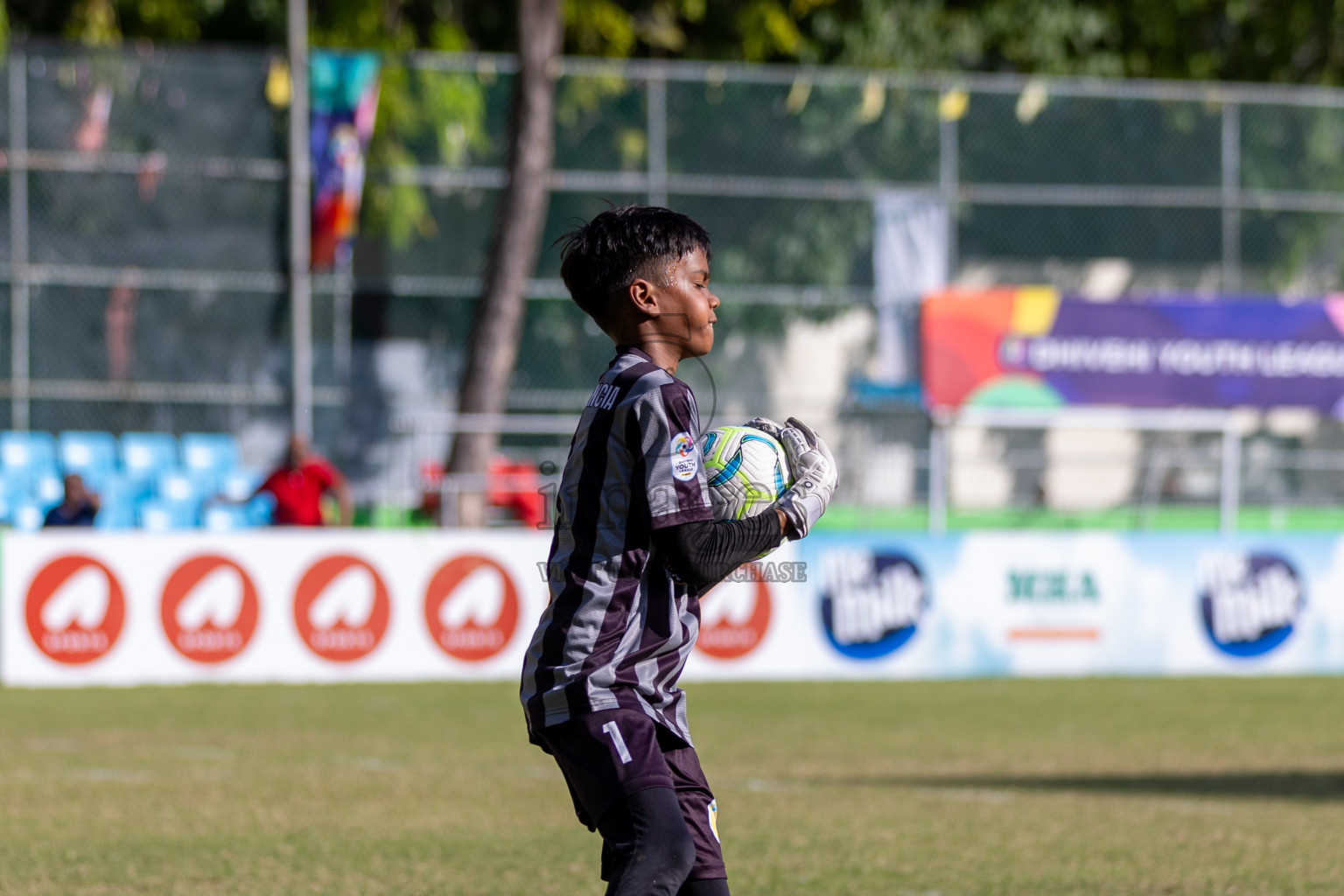 Club Valencia vs Super United Sports (U12) in Day 9 of Dhivehi Youth League 2024 held at Henveiru Stadium on Saturday, 14th December 2024. Photos: Mohamed Mahfooz Moosa / Images.mv