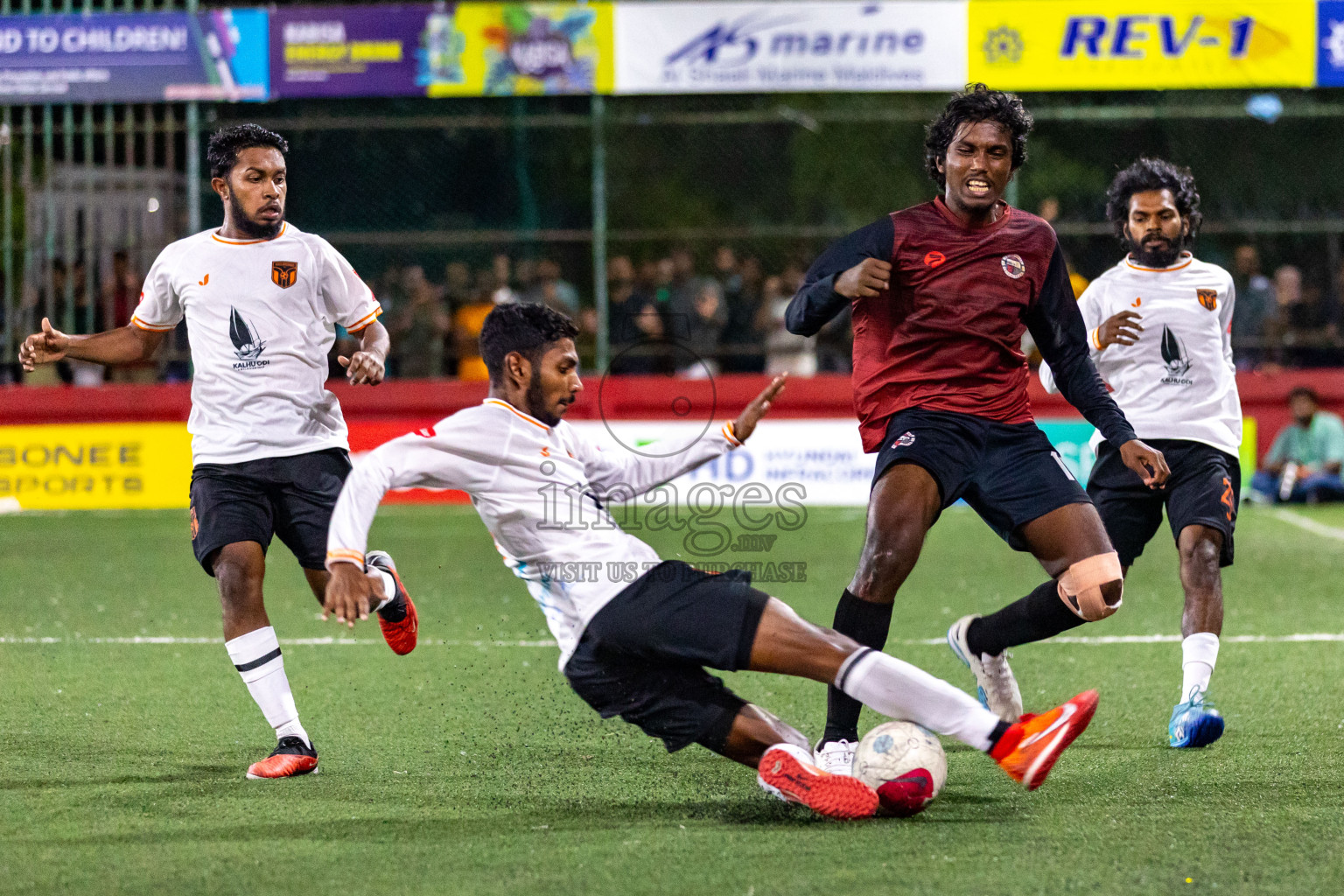 Th. Omadhoo vs Th. Hirilandhoo in Thaa Atoll Semi Final in Day 23 of Golden Futsal Challenge 2024 was held on Tuesday , 6th February 2024 in Hulhumale', Maldives 
Photos: Hassan Simah / images.mv