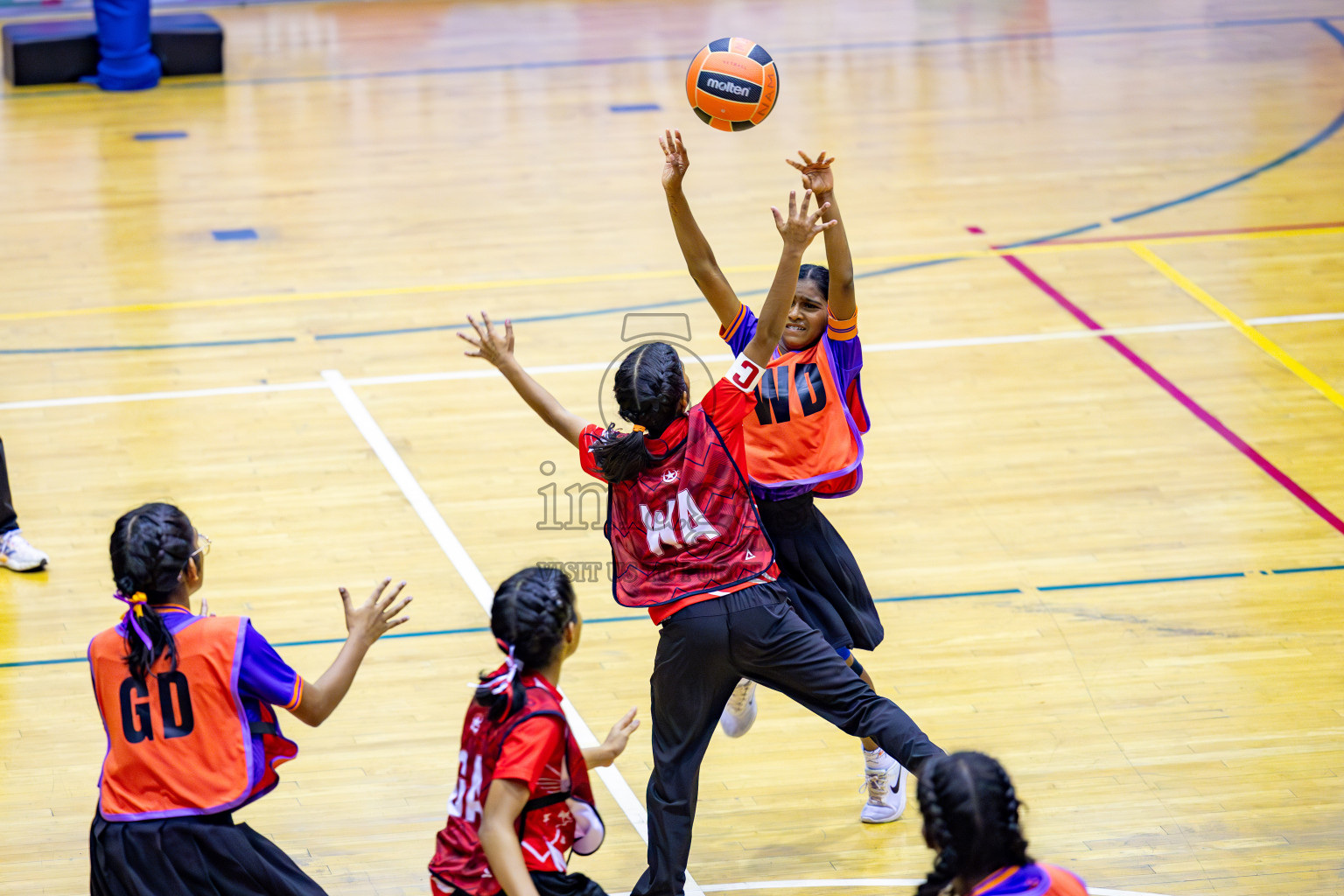 Iskandhar School vs Ghiyasuddin International School in the U15 Finals of Inter-school Netball Tournament held in Social Center at Male', Maldives on Monday, 26th August 2024. Photos: Hassan Simah / images.mv