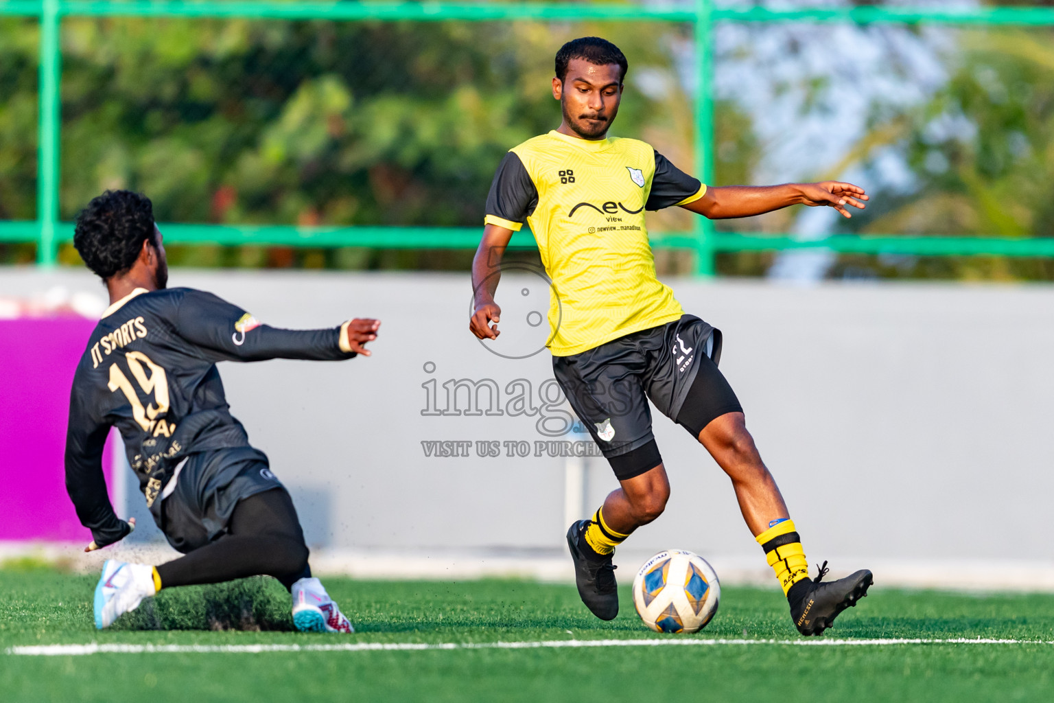 Kanmathi Juniors vs JT Sports from Manadhoo Council Cup 2024 in N Manadhoo Maldives on Wednesday, 21st February 2023. Photos: Nausham Waheed / images.mv