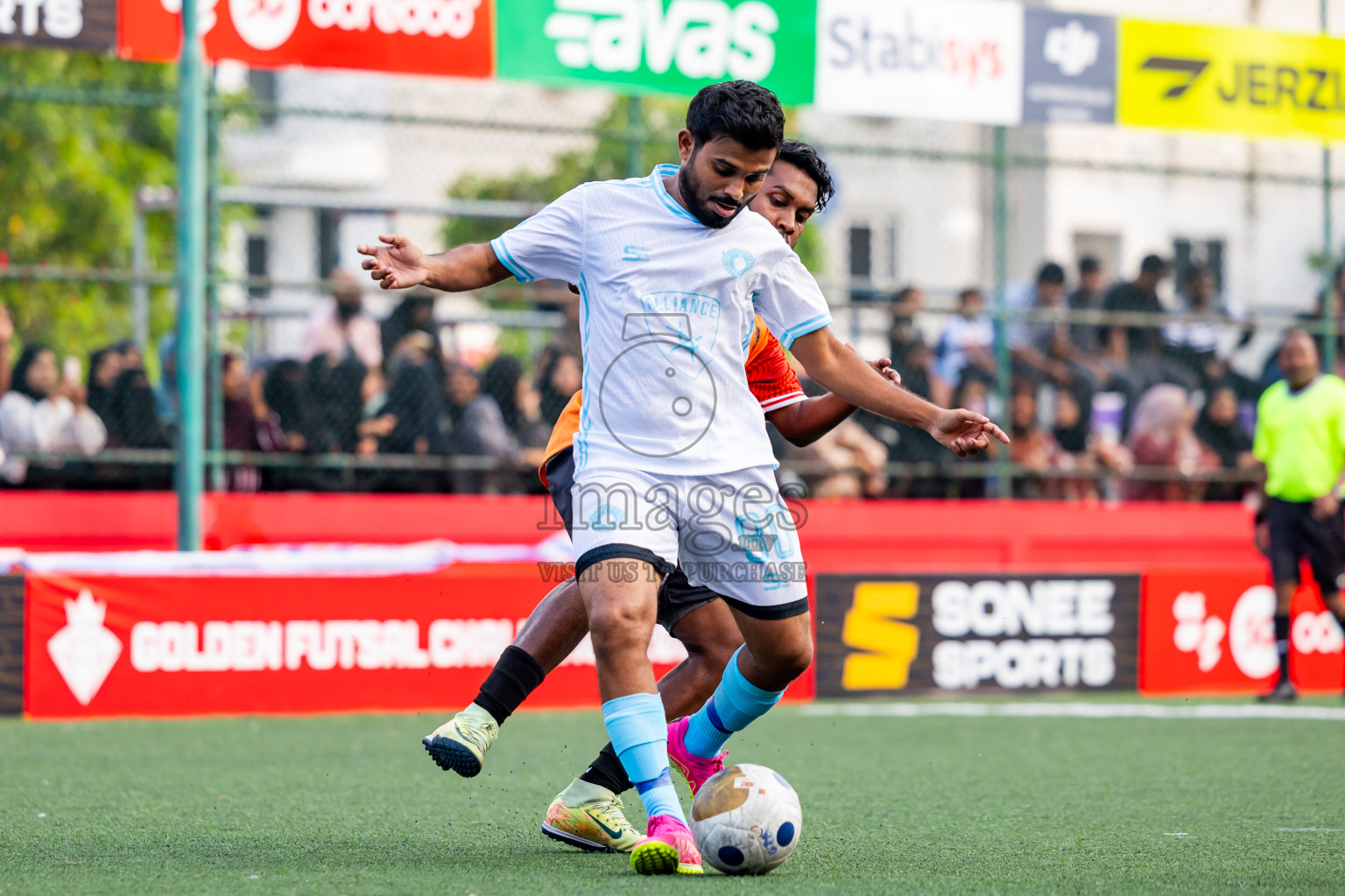 Th Kandoodhoo vs Th Hirilandhoo in Day 14 of Golden Futsal Challenge 2025 was held on Saturday, 18th January 2025, in Hulhumale', Maldives. Photos: Nausham Waheed / images.mv