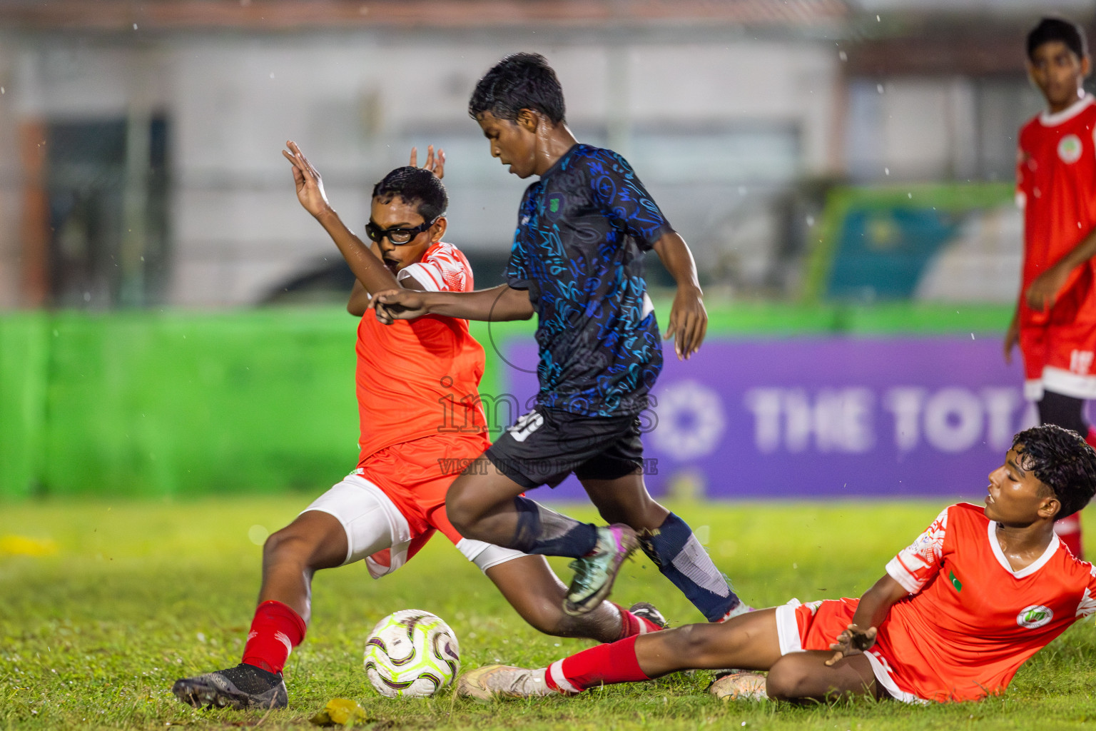 SUS vs Huriyya (U14) in Dhivehi Youth League 2024 - Day 2. Matches held at Henveiru Stadium on 22nd November 2024 , Friday. Photos: Shuu Abdul Sattar/ Images.mv