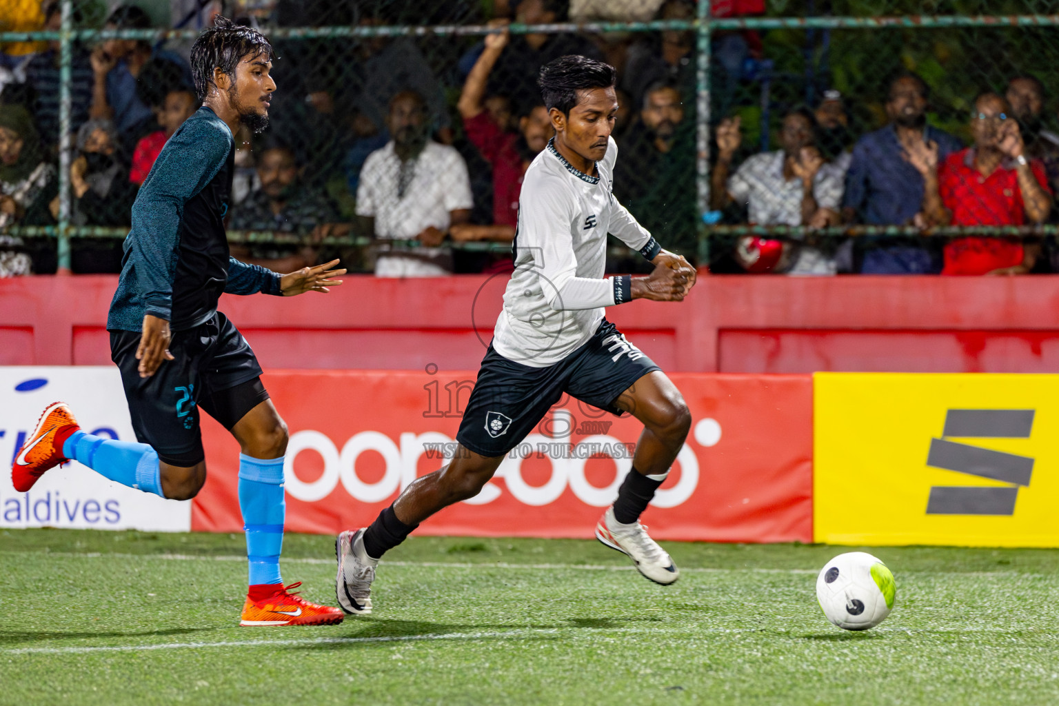 R. Dhuvaafaru VS Sh. Feydhoo on Day 33 of Golden Futsal Challenge 2024, held on Sunday, 18th February 2024, in Hulhumale', Maldives Photos: Hassan Simah / images.mv