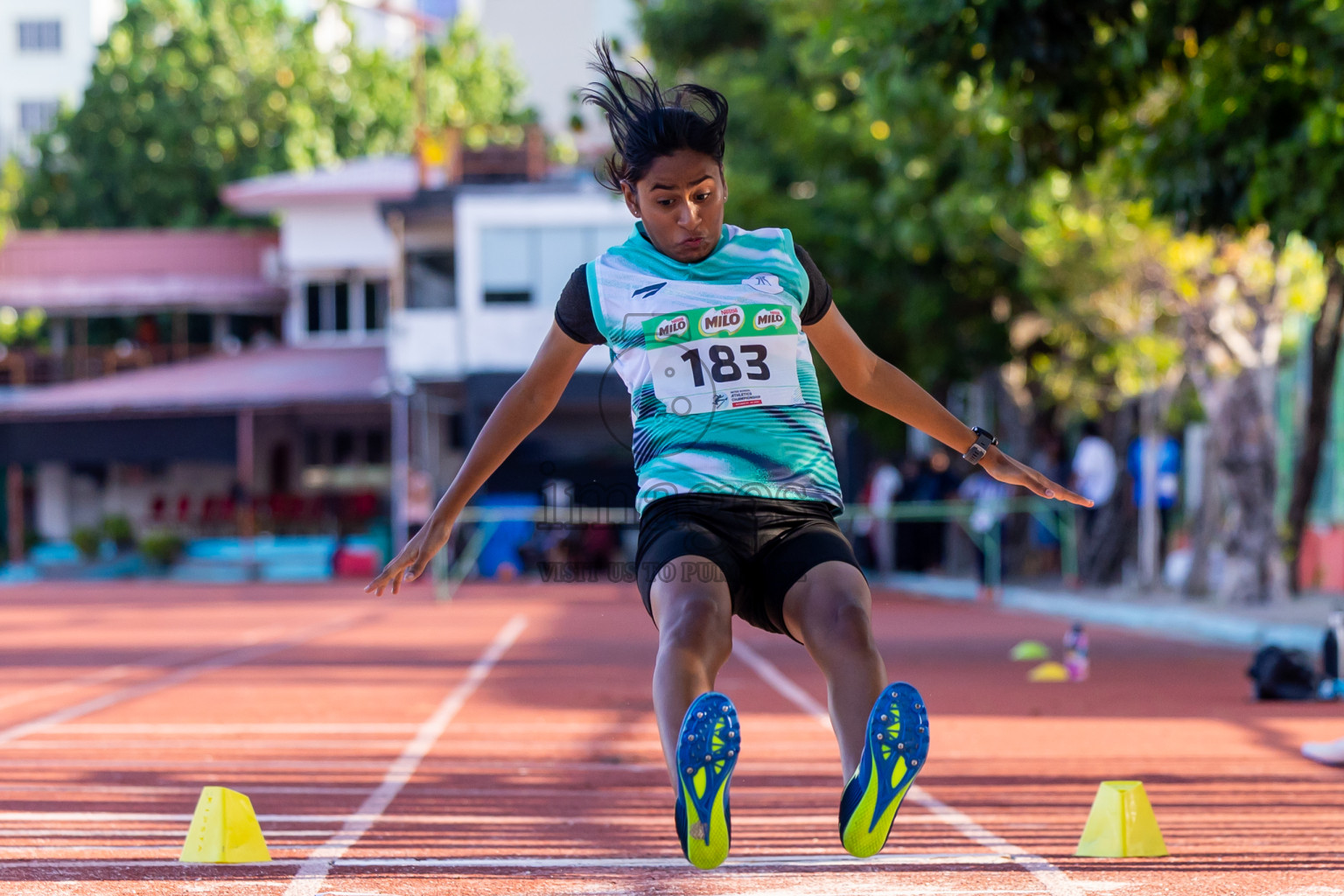 Day 2 of Inter-school Athletics Championship 2025 held in Ekuveni Synthetic Track, Male', Maldives on Tuesday, 07th October 2025. Photos by: Nausham Waheed / Images.mv