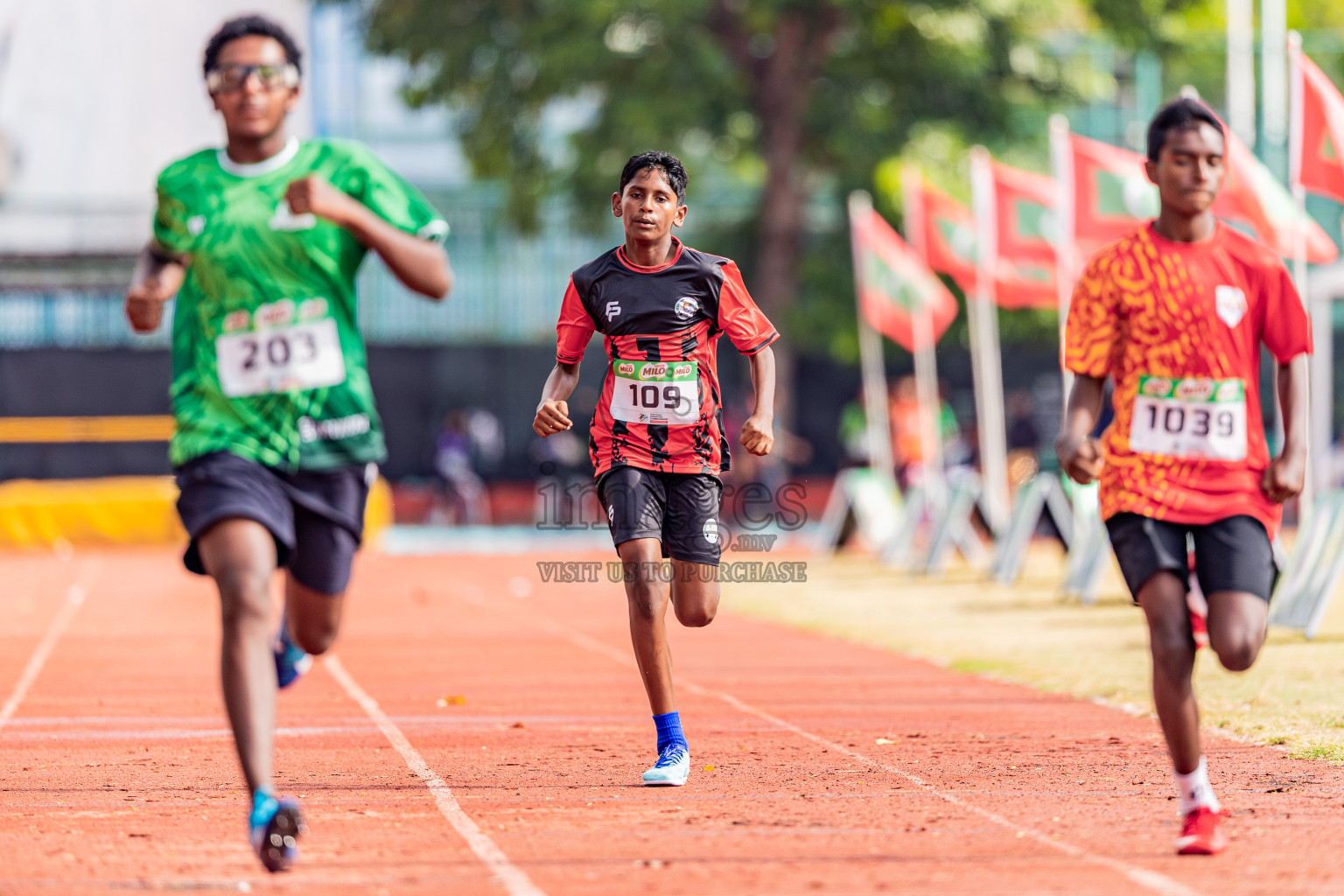 Day 4 of Inter-school Athletics Championship 2025 held in Ekuveni Synthetic Track, Male', Maldives on Thursday, 09th October 2025. Photos by: Areef Adam / Images.mv