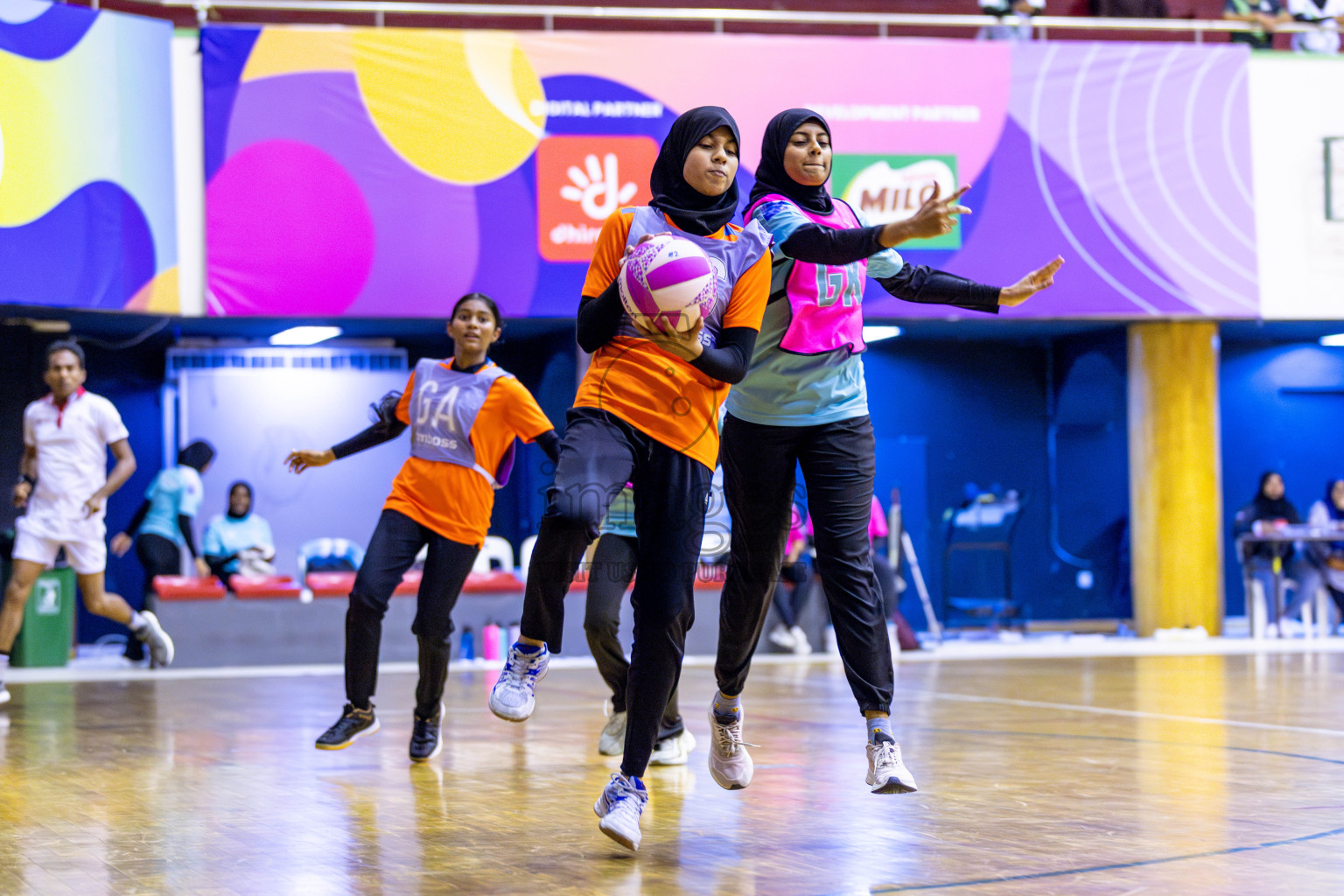 Invicto Sports Club vs MV Netters in Division 2 of National Netball Tournament 2025 held in Ekuveni Netball Court at Male', Maldives on Saturday, 24th May 2025. Photos: Hassan Simah / images.mv