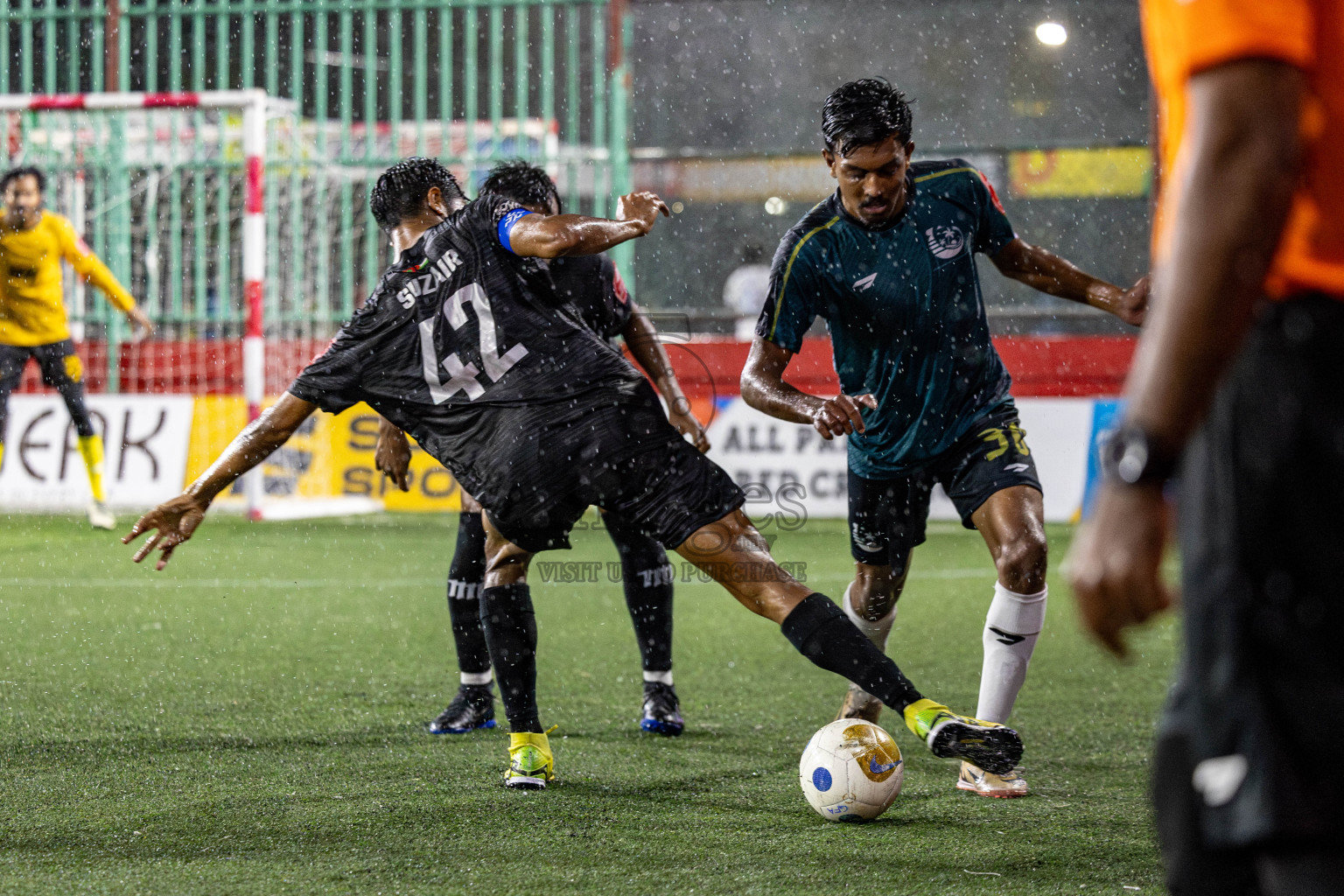 K Gulhi VS K Kaashidhoo on Day 20 of Golden Futsal Challenge 2025 was held on Friday, 24rd January 2025, in Hulhumale', Maldives. 
Photos: Hassan Simah / images.mv