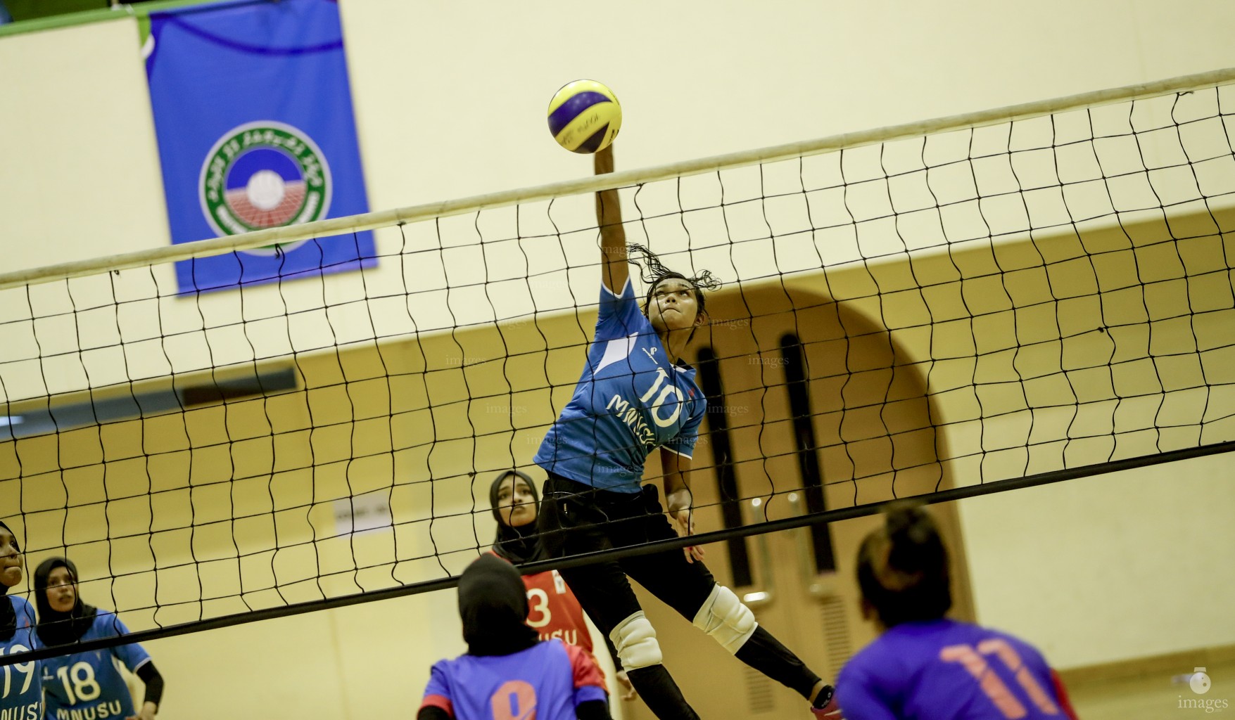 Inter college / university volleyball tournament women's division
Maldives national university vs cyryx college - Male , Maldives. 7th MARCH 2017 (Images.mv Photo: Mohamed Ahsan)