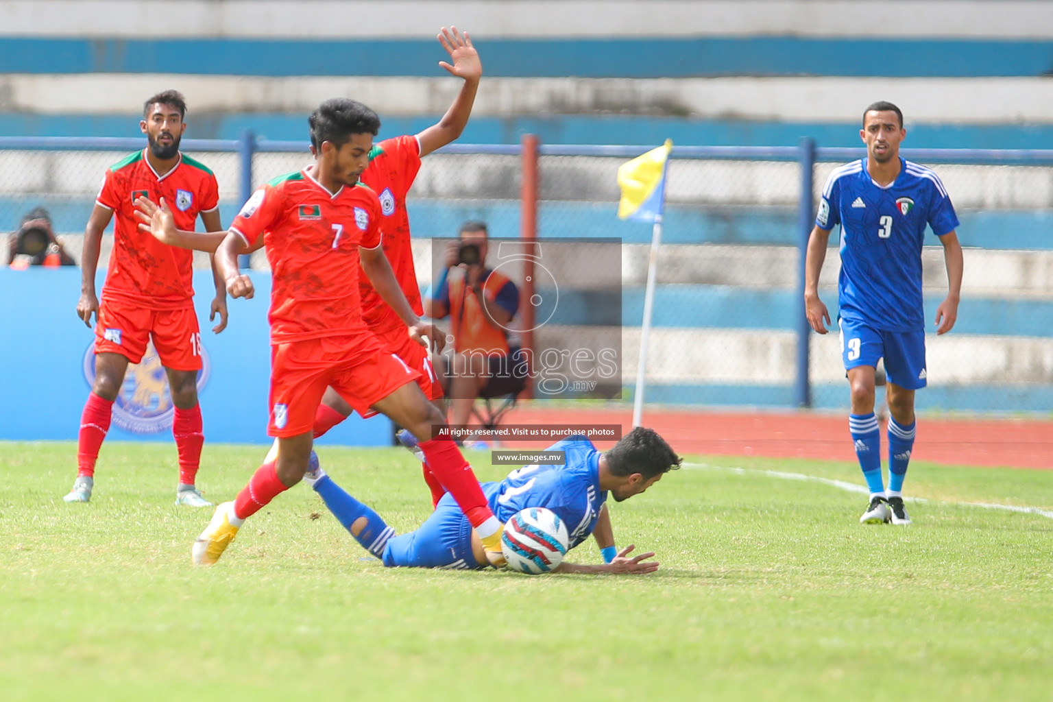 Kuwait vs Bangladesh in the Semi-final of SAFF Championship 2023 held in Sree Kanteerava Stadium, Bengaluru, India, on Saturday, 1st July 2023. Photos: Nausham Waheed, Hassan Simah / images.mv