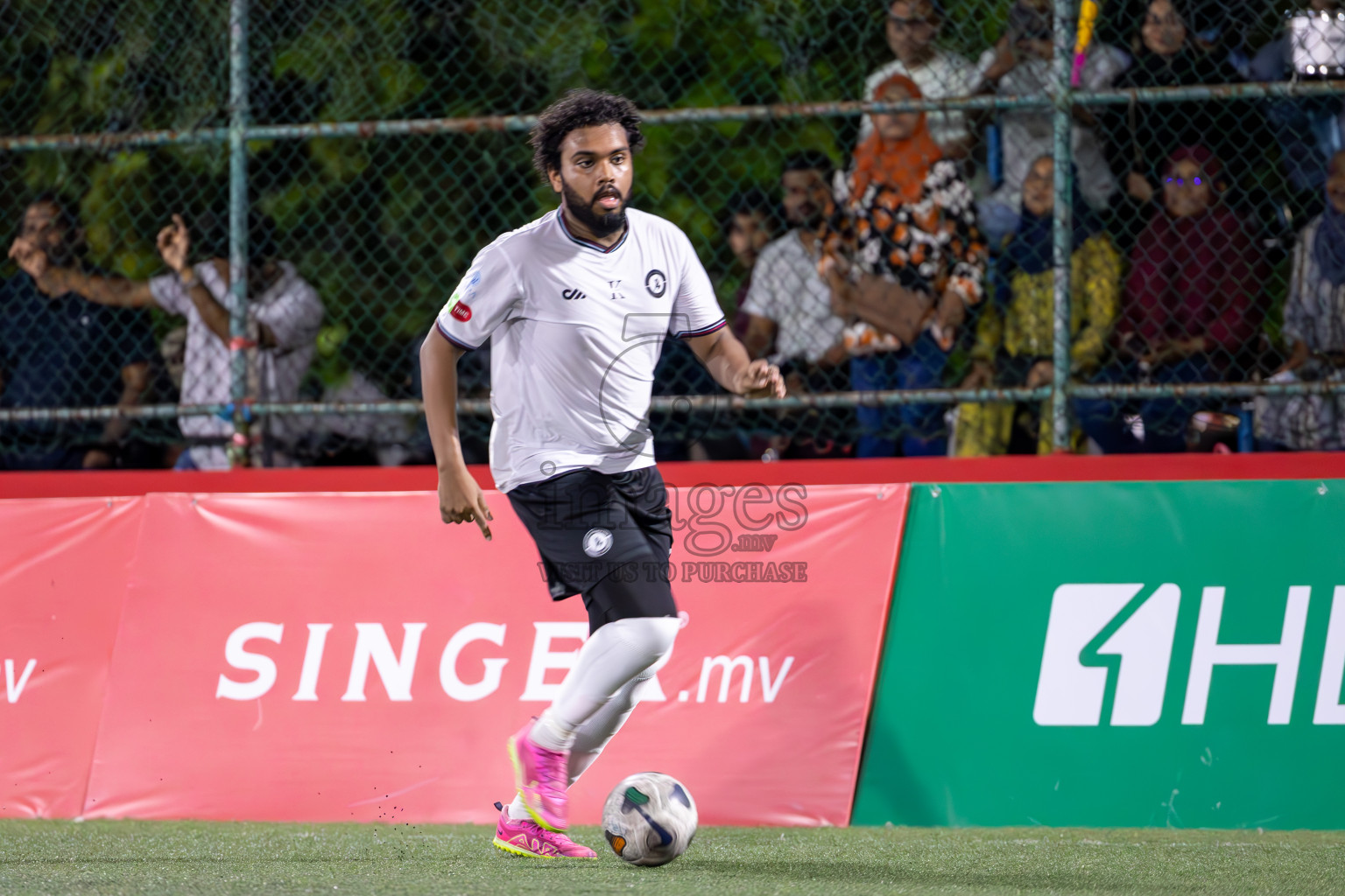 Kulhivaru Vuzaara Club vs Club Binaara in Club Maldives Classic 2024 held in Rehendi Futsal Ground, Hulhumale', Maldives on Saturday, 14th September 2024. Photos: Ismail Thoriq / images.mv