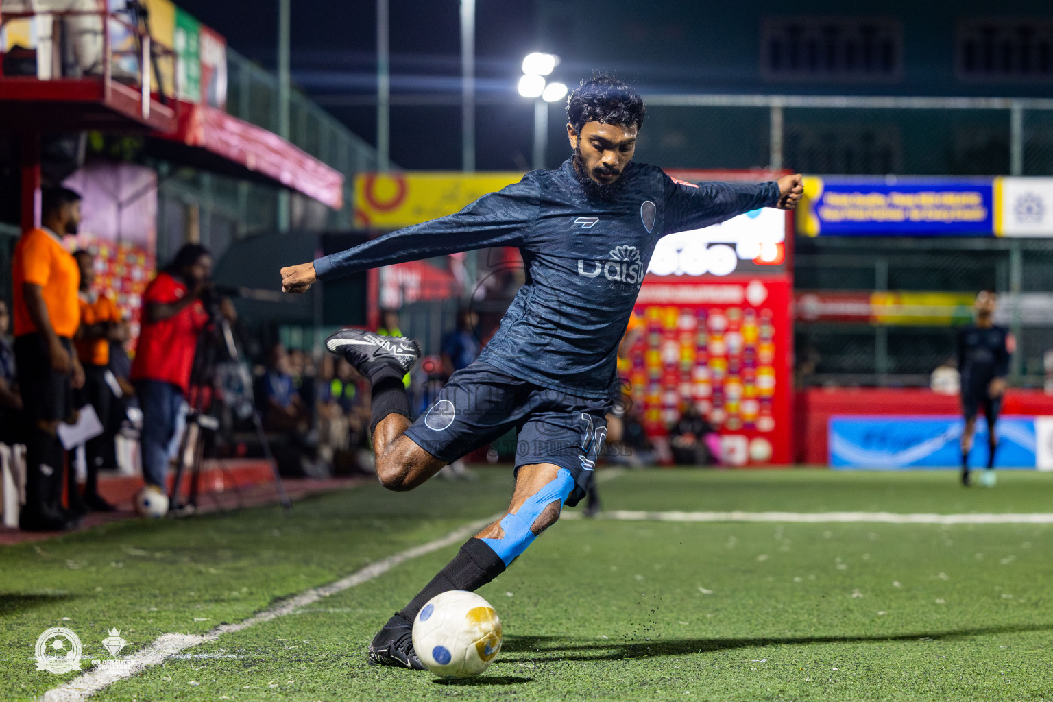 Dh Kudahuvadhoo vs Dh Bandidhoo in Day 21 of Golden Futsal Challenge 2025 was held on Saturday , 25th January 2025, in Hulhumale', Maldives. Photos: Nausham Waheed / images.mv