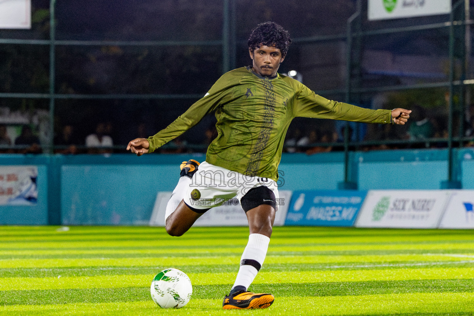 Comienzo fc vs The dee ess kay in Day 1 of Laamehi Dhiggaru Ekuveri Futsal Challenge 2025 was held on Thursday, 24th July 2025, at Dhiggaru Futsal Ground, Dhiggaru, Maldives Photos: Nausham Waheed / images.mv