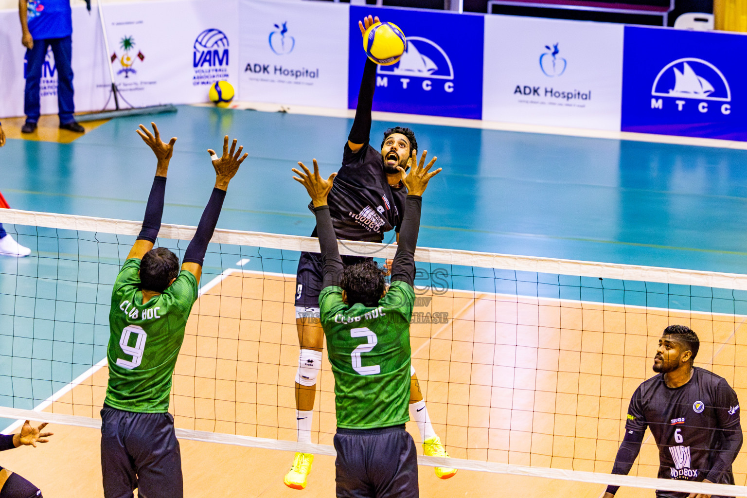 HDC vs DSC in Day 2 of MILO VAM Cup 2024 Men's Division was held in Social Center Indoor Hall on Tuesday, 29th October 2024. Photos: Nausham Waheed / images.mv