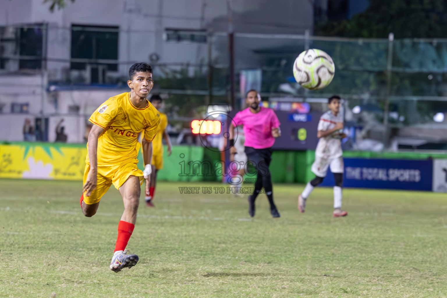 Day 10 of Dhivehi Youth League 2024 was held at Henveiru Stadium, Male', Maldives on Sunday, 15th December 2024.
Photos: Ismail Thoriq / Images.mv