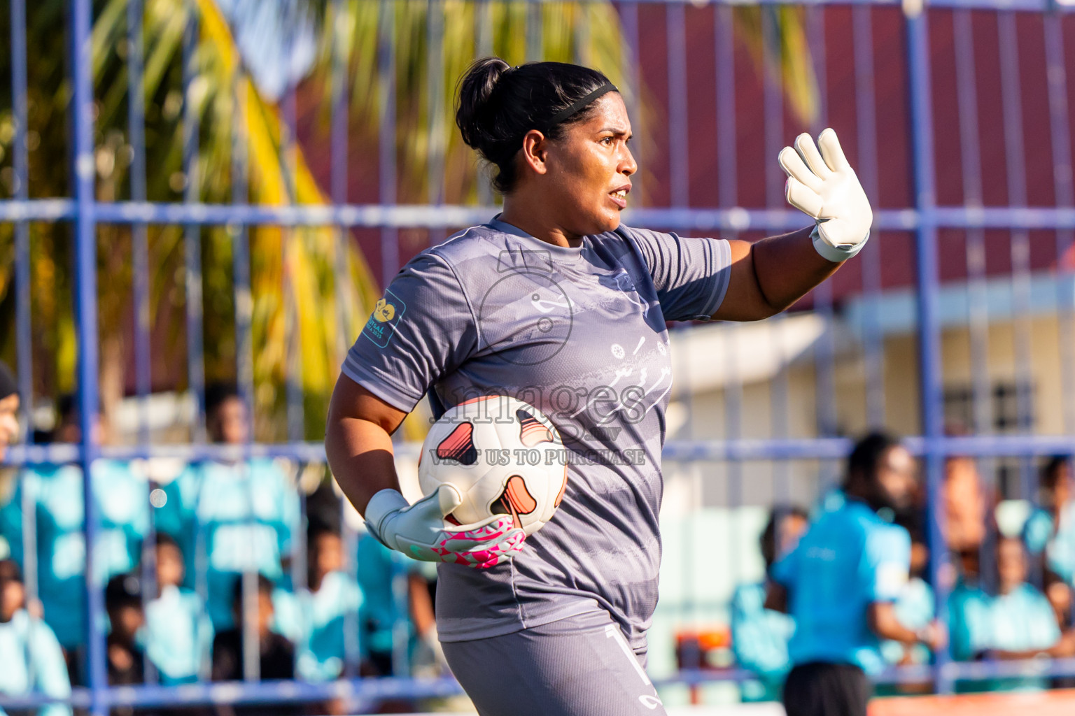 Dhonfanu vs Eydhafushi in Day 1 of Better in Baa Futsal Fiesta 2025 Woman's division held in B. Eydhafushi, Maldives on Wednesday, 5th November 2025. Photos: Nausham Waheed / images.mv