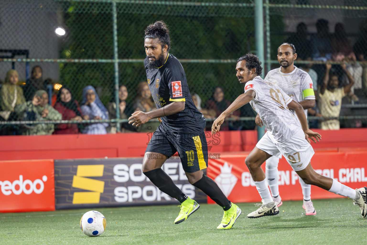 HDh Nolhivaranfaru vs HDh Makunudhoo in Day 1 of Golden Futsal Challenge 2025 on Sunday, 5th January 2025, in Hulhumale', Maldives
Photos: Ismail Thoriq / images.mv