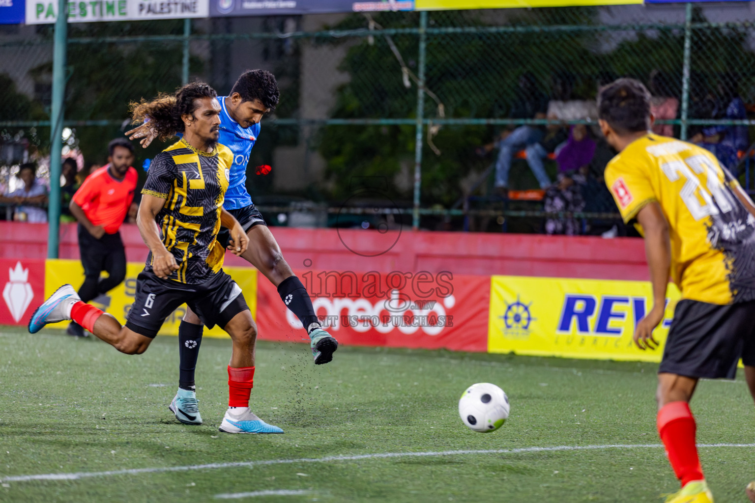 M. Naalaafushi vs Dh. Kudahuvadhoo on Day 36 of Golden Futsal Challenge 2024 was held on Wednesday, 21st February 2024, in Hulhumale', Maldives 
Photos: Hassan Simah/ images.mv