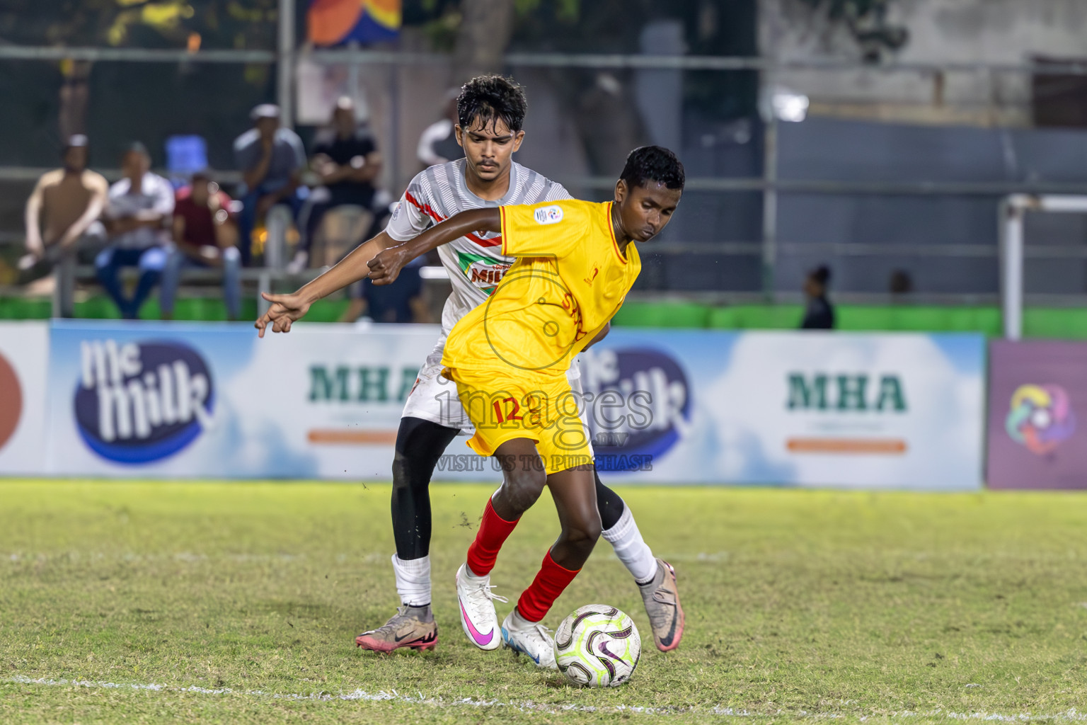 Day 10 of Dhivehi Youth League 2024 was held at Henveiru Stadium, Male', Maldives on Sunday, 15th December 2024.
Photos: Ismail Thoriq / Images.mv