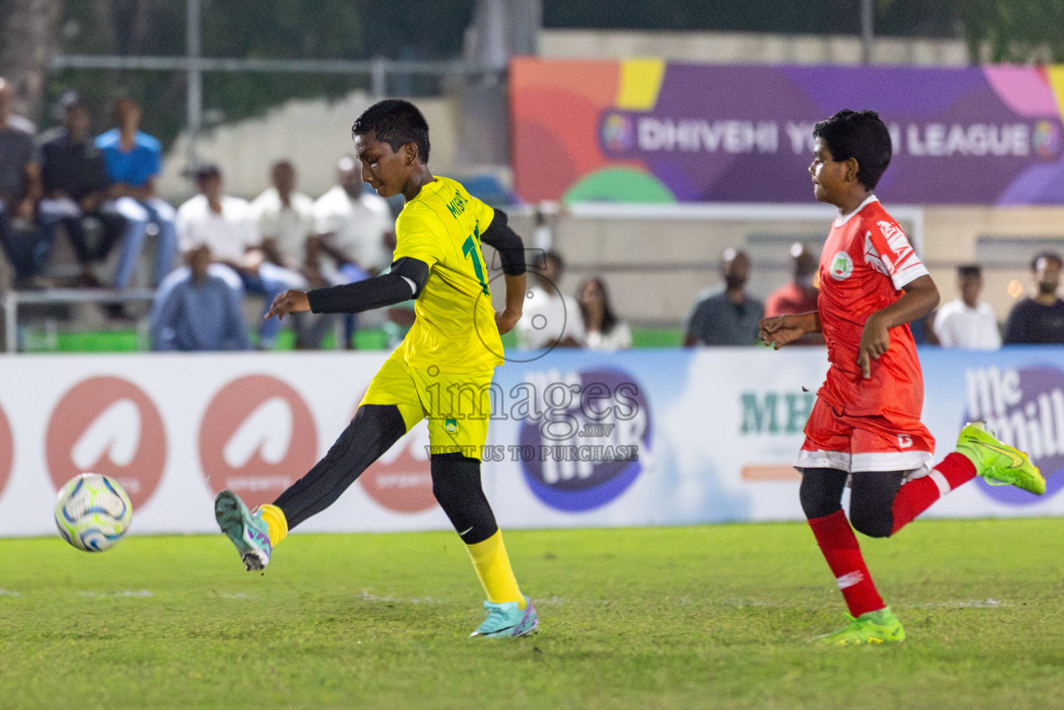 Maziya vs Hurriya (U12) in Day 4 of Dhivehi Youth League 2024 held at Henveiru Stadium on Thursday, 28th November 2024. Photos: Shuu Abdul Sattar/ Images.mv