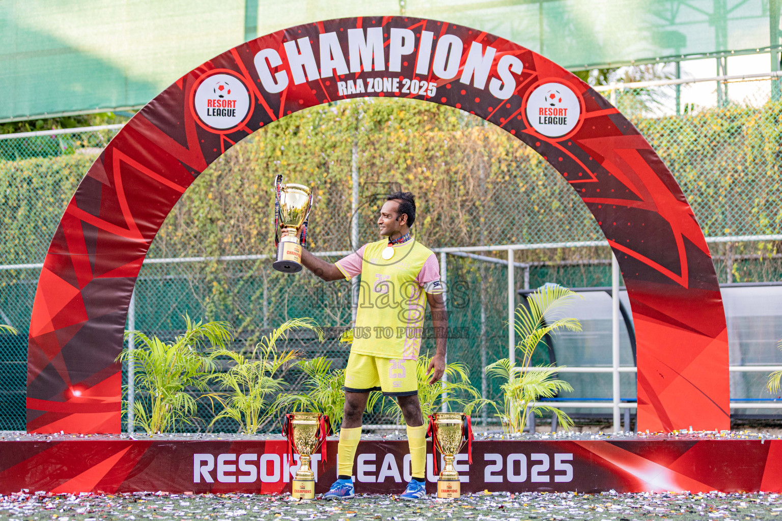 Resort League 2025 Raa Zone - Final Match
Joali vs kothaifaru in Resort League 2025 (Raa Zone) was held on Thursday, 21th august 2025 in JOALI Maldives Resort, Raa Atoll, Maldives. Photos: Areef Adam / images.mv
