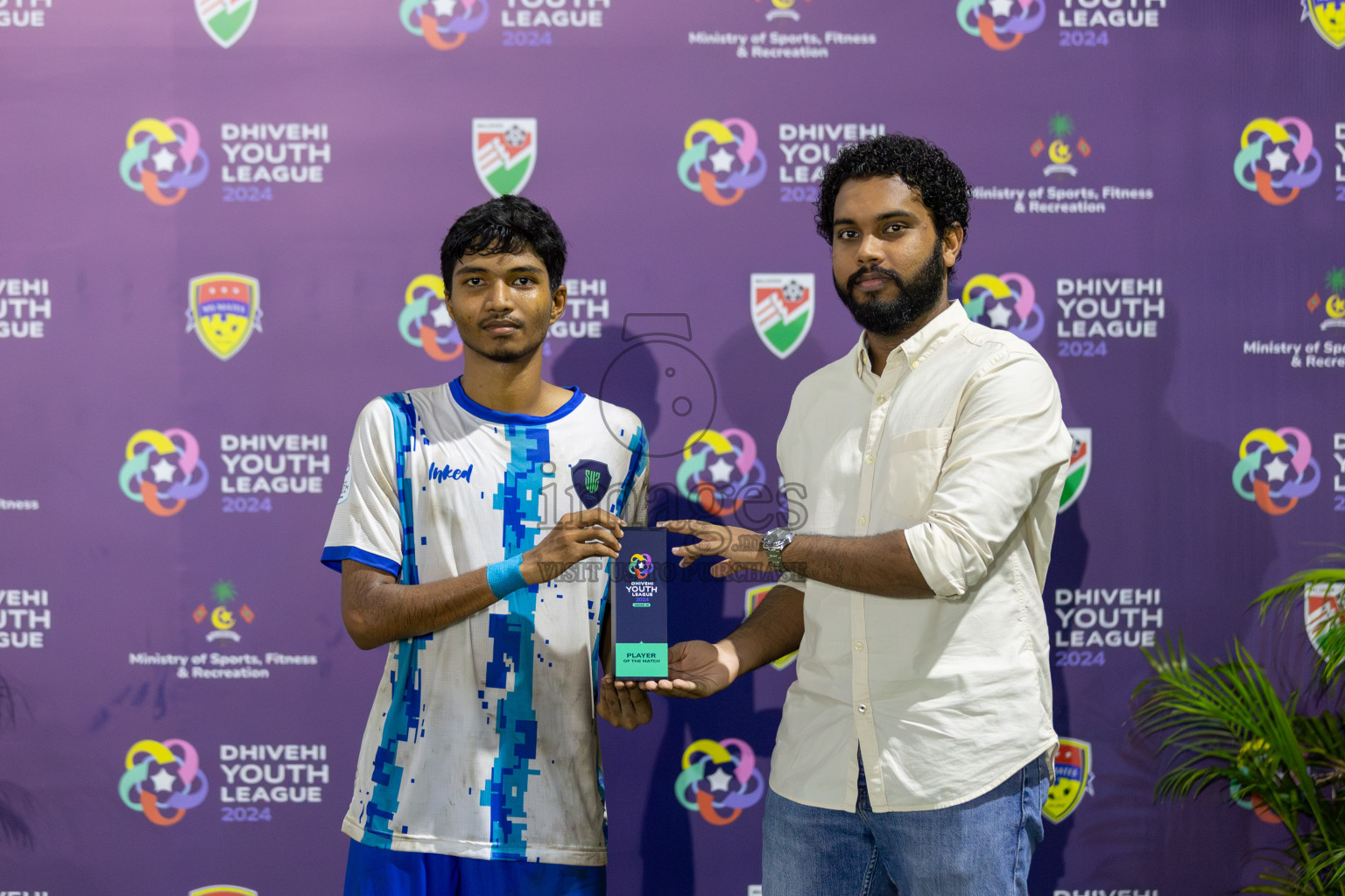 Super United Sports vs Huriyya (U16) in Day 8 of Dhivehi Youth League 2024 held at Henveiru Stadium on Monday, 2nd December 2024. Photos: Mohamed Mahfooz Moosa / Images.mv