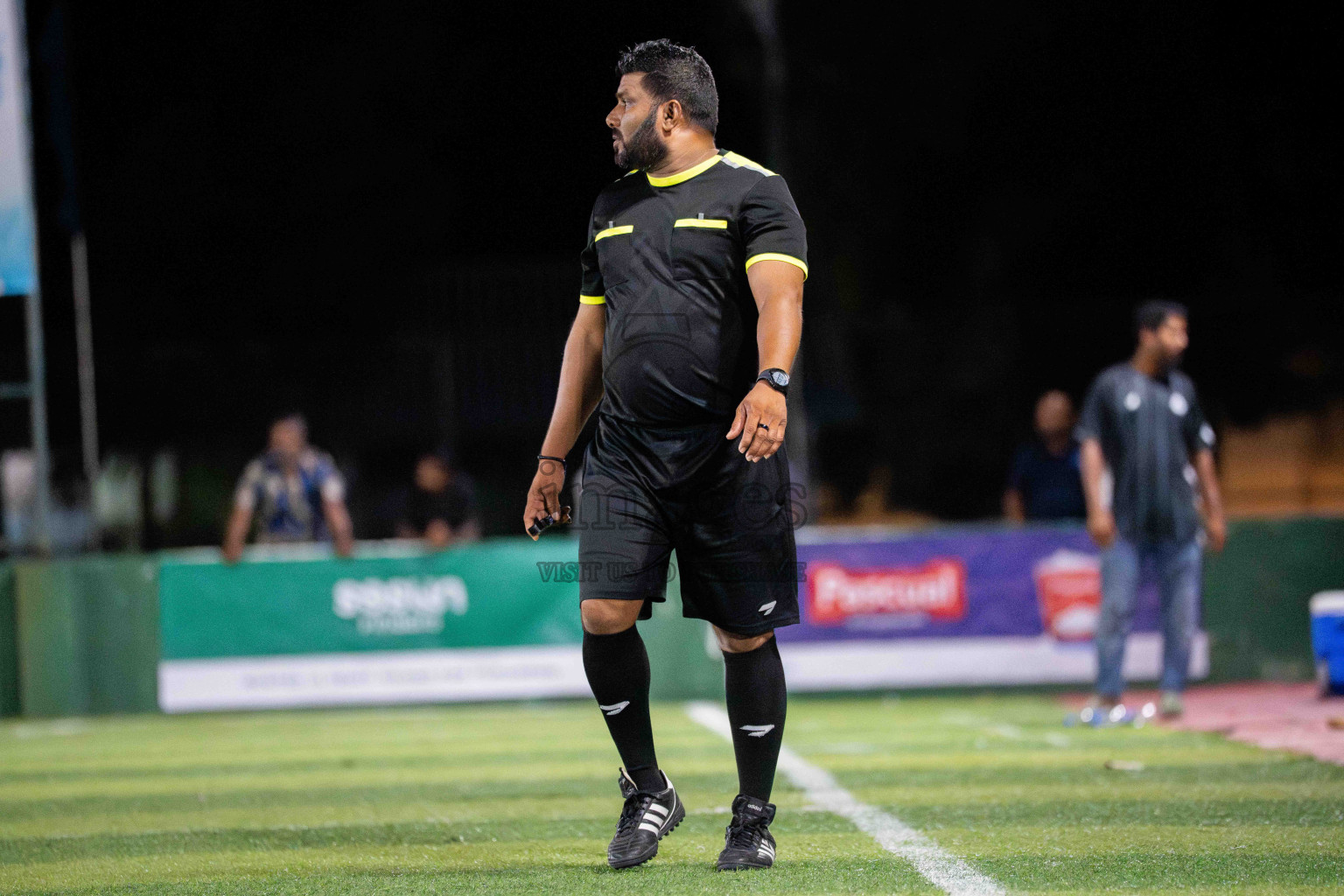 Foemathi JR VS Laamu Blues in Day 2 - Fonadhoo Youth Futsal Challenge 2025 held in Fonadhoo Futsal Stadium, L. Fonadhoo, Maldives on Monday, 27th October 2025 Photos: Arif Rasheed / images.mv