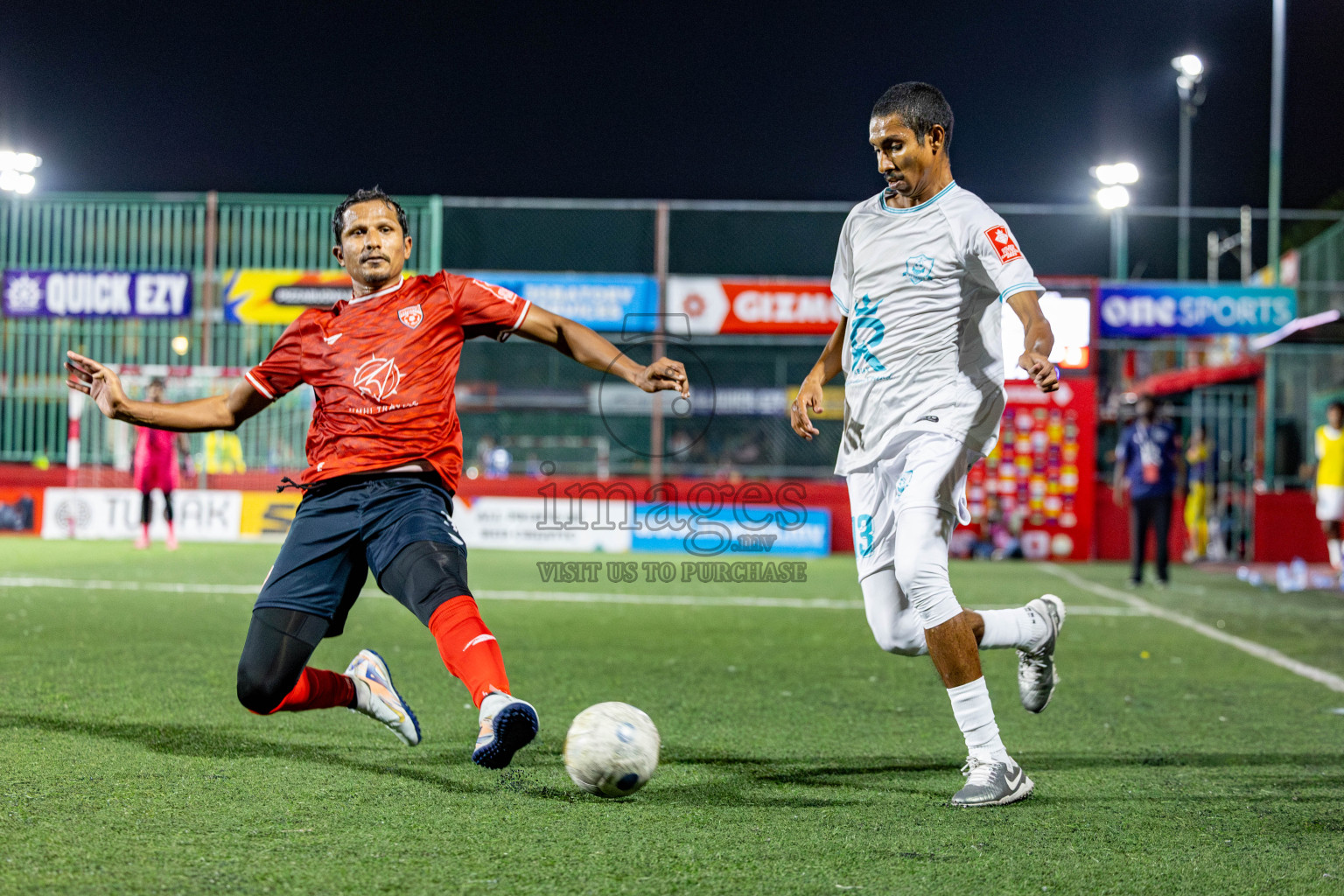 AA. Thoddoo VS ADh. Mahibadhoo in zone round on Day 32 of Golden Futsal Challenge 2025 was held on Wednesday , 5th February 2025, in Hulhumale', Maldives. 
Photos: Hassan Simah / images.mv