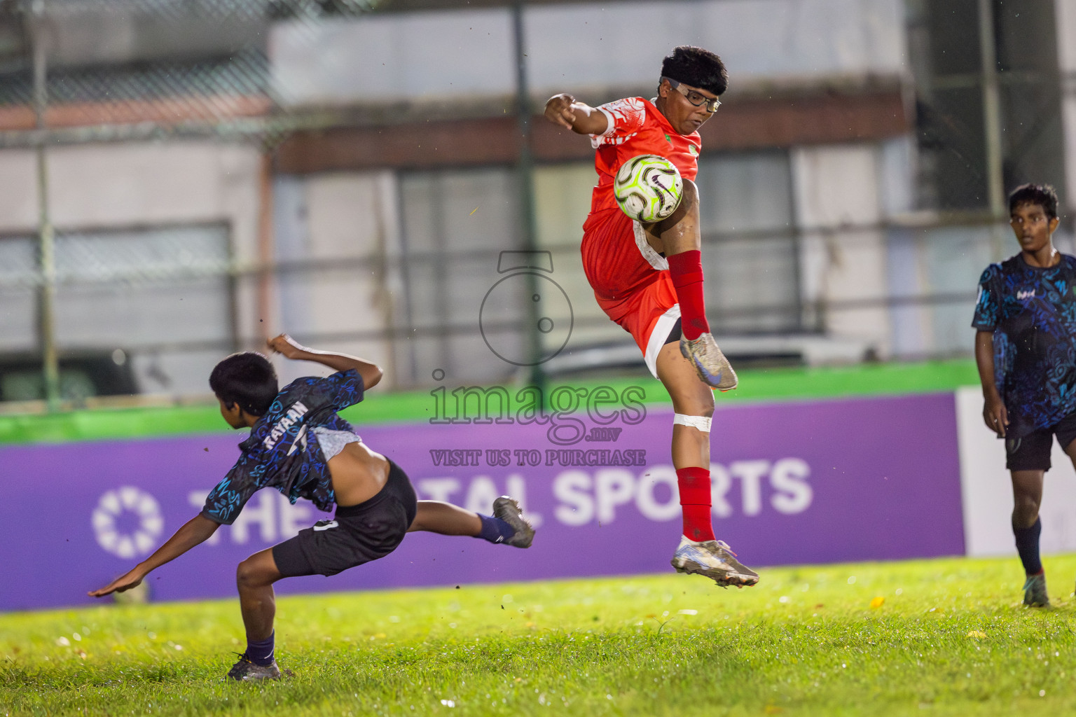 SUS vs Huriyya (U14) in Dhivehi Youth League 2024 - Day 2. Matches held at Henveiru Stadium on 22nd November 2024 , Friday. Photos: Shuu Abdul Sattar/ Images.mv