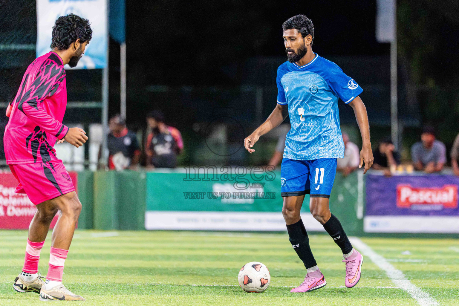 Goalhians VS Foemathi in Day 4 - Fonadhoo Youth Futsal Challenge 2025 held in Fonadhoo Futsal Stadium, L. Fonadhoo, Maldives on Wednesday, 29th October 2025 Photos: Arif Rasheed / images.mv