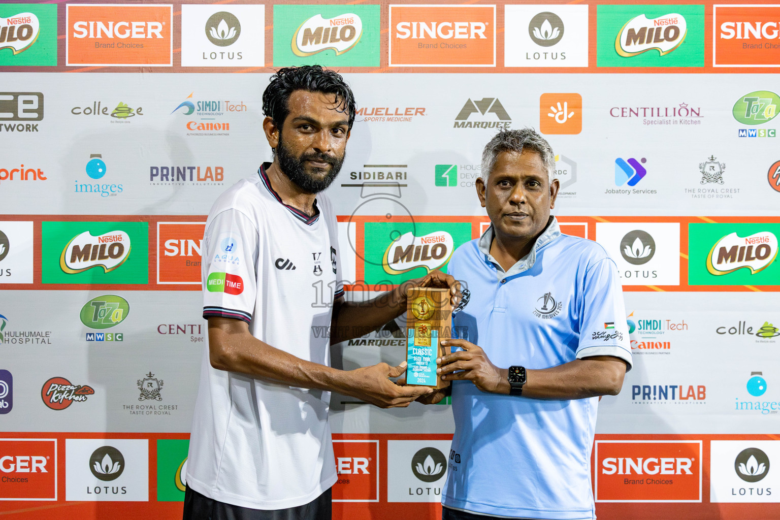 TEAM BADHAHI vs KULHIVARU VUZARA CLUB in the Semi-finals of Club Maldives Classic 2024 held in Rehendi Futsal Ground, Hulhumale', Maldives on Tuesday, 19th September 2024. 
Photos: Ismail Thoriq / images.mv