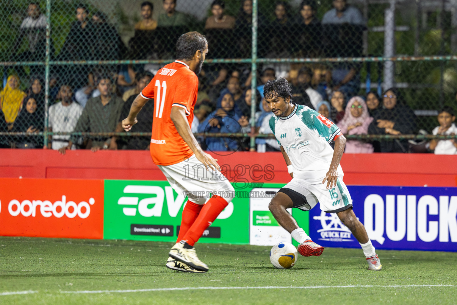 HDh Nolhivaran vs HDh Kumundhoo in Day 13 of Golden Futsal Challenge 2025 was held on Friday, 17th January 2025, in Hulhumale', Maldives 
Photos: Hassan Simah / images.mv
