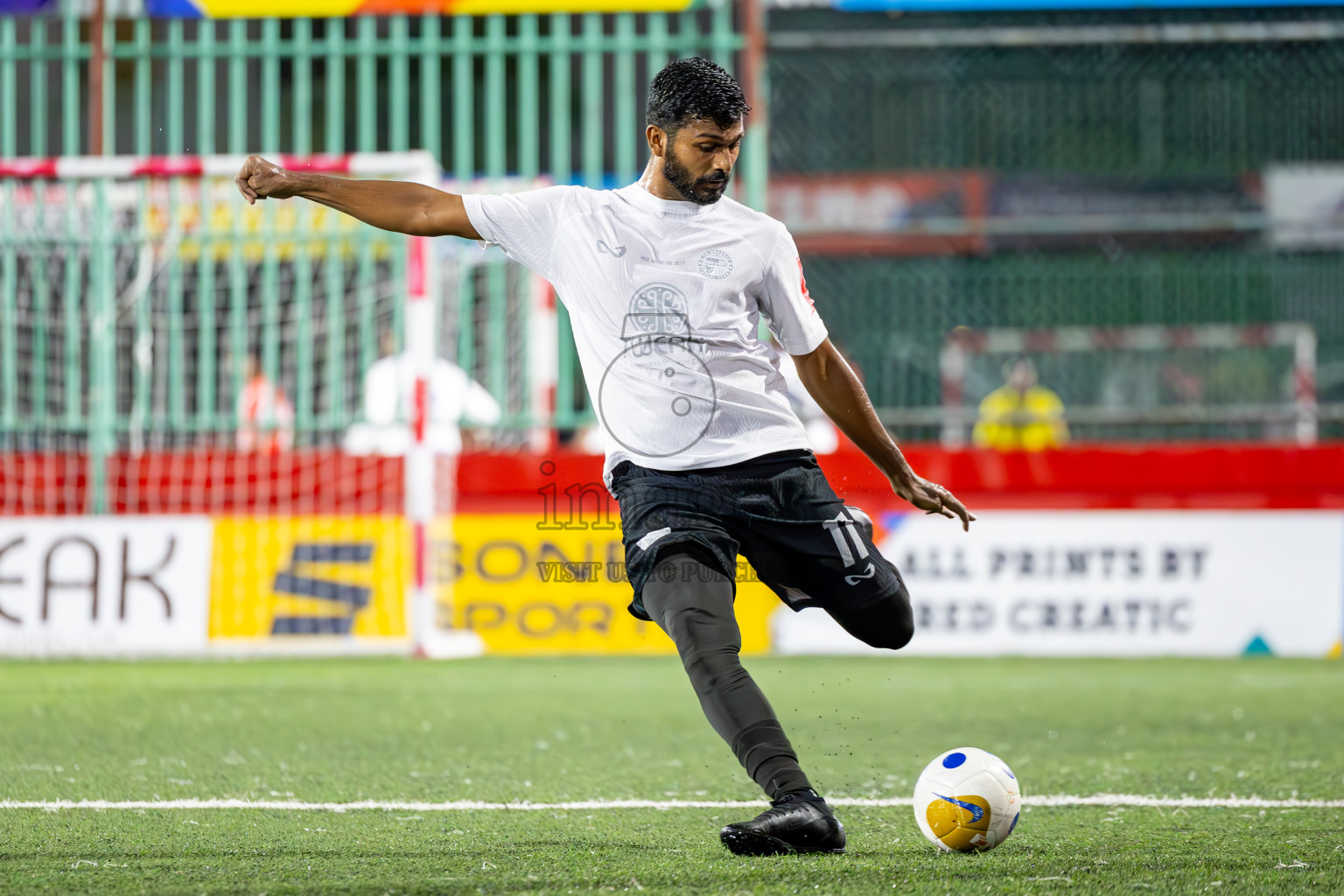 Th Hirilandhoo vs Th Omadhoo in Atoll Round Semi Final on Day 22 of Golden Futsal Challenge 2025 was held on Sunday , 26th January 2025, in Hulhumale', Maldives.
Photos: Ismail Thoriq / images.mv