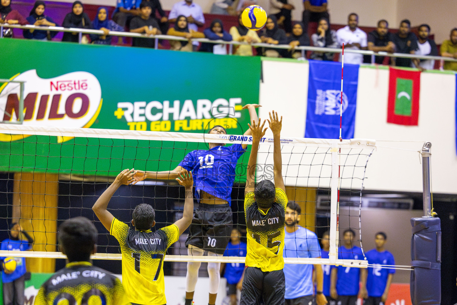 ADh Maamigili vs Male' City in the Finals of MILO Raajje Volley Junior Championship 2025 (U16 Boys) was held in Social Center Indoor Hall, Maldives on Saturday, 27th September 2025. Photos: Ismail Thoriq / images.mv