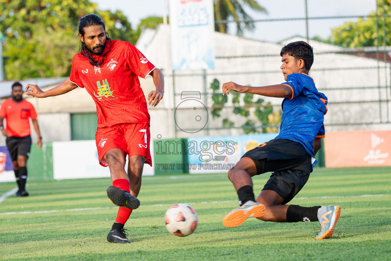 Kanmathi FC VS Youth Academy in Day 2 - Fonadhoo Youth Futsal Challenge 2025 held in Fonadhoo Futsal Stadium, L. Fonadhoo, Maldives on Monday, 27th October 2025 Photos: Arif Rasheed / images.mv